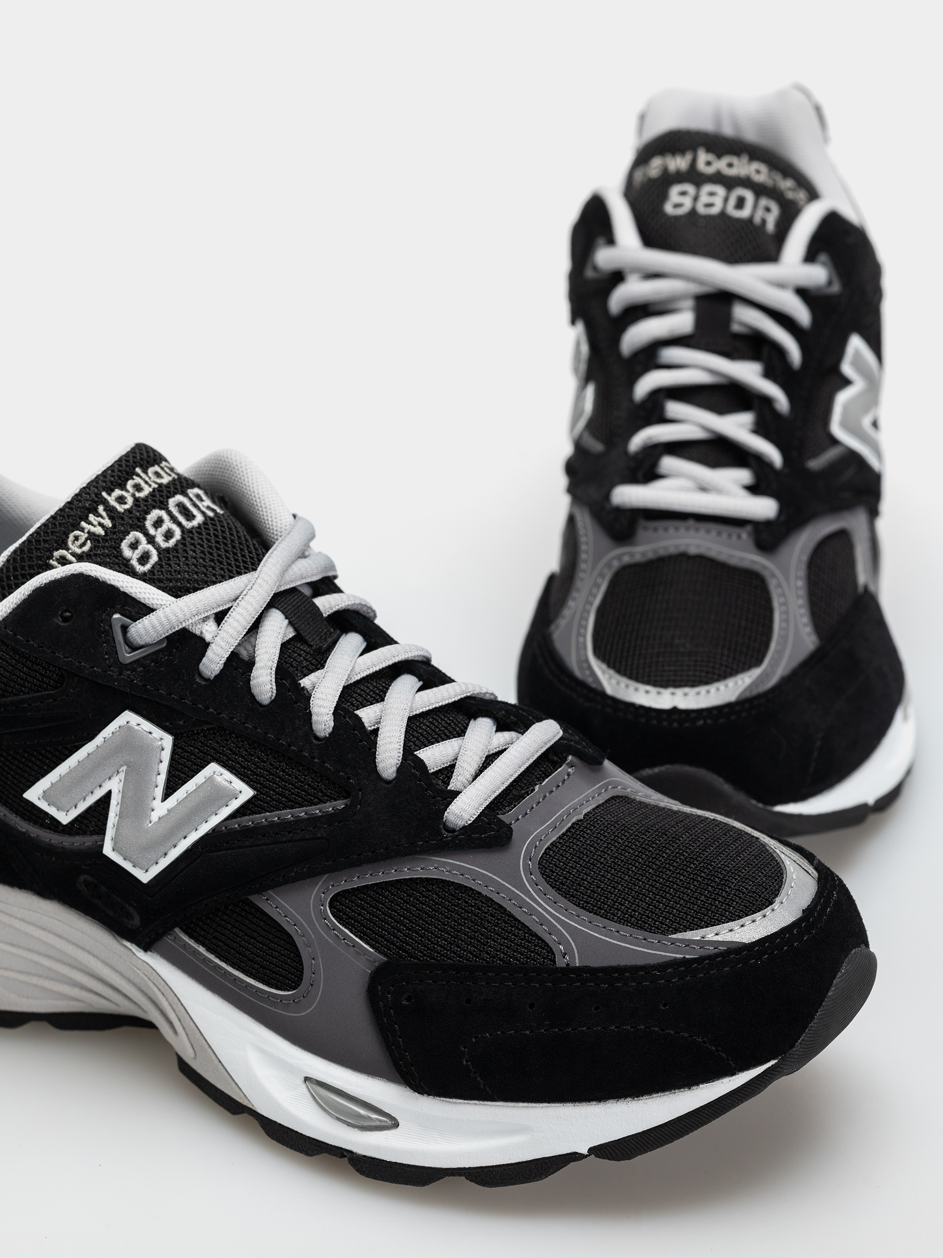 Boty New Balance 880R (black/castlerock)