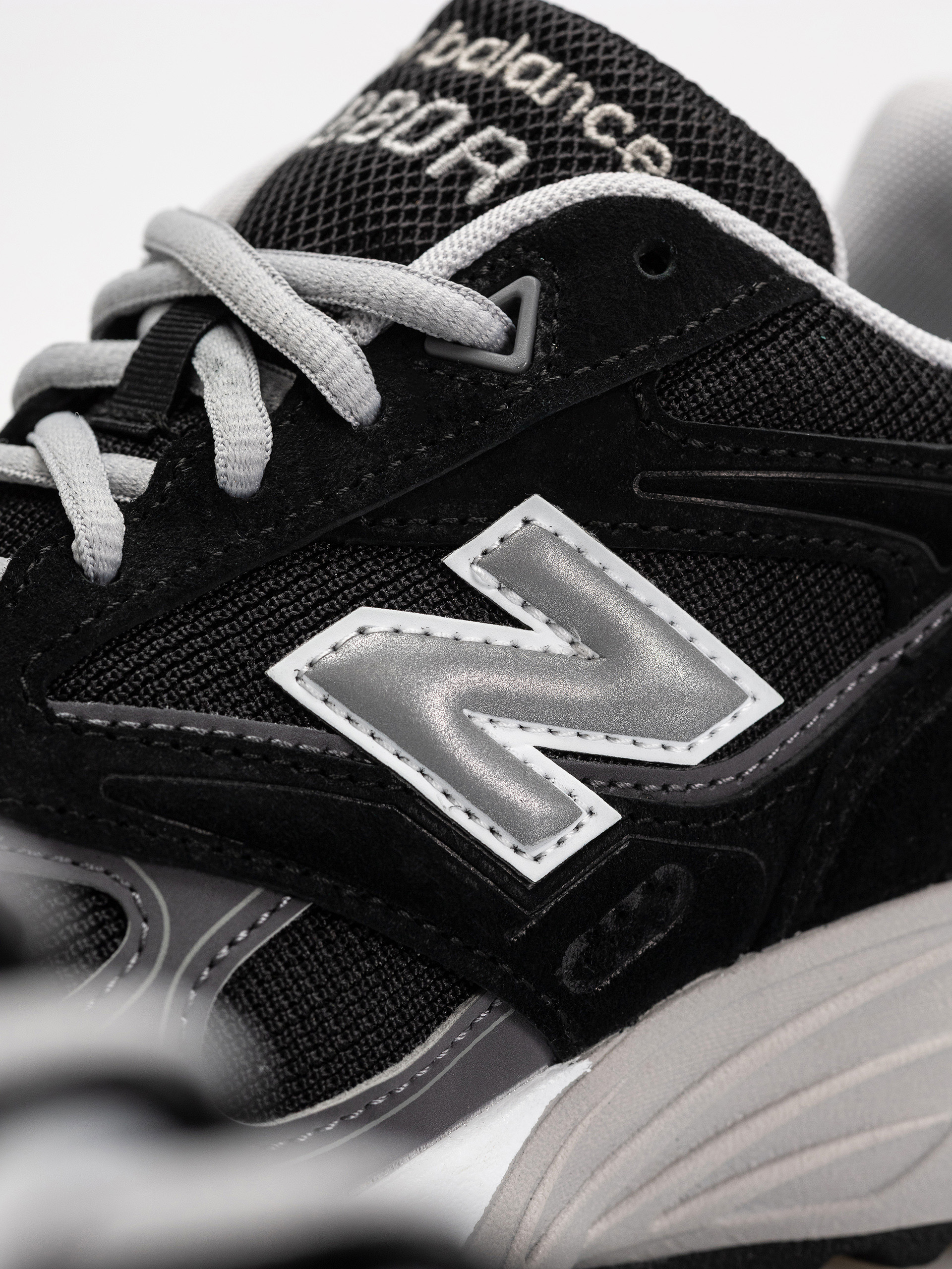 Boty New Balance 880R (black/castlerock)