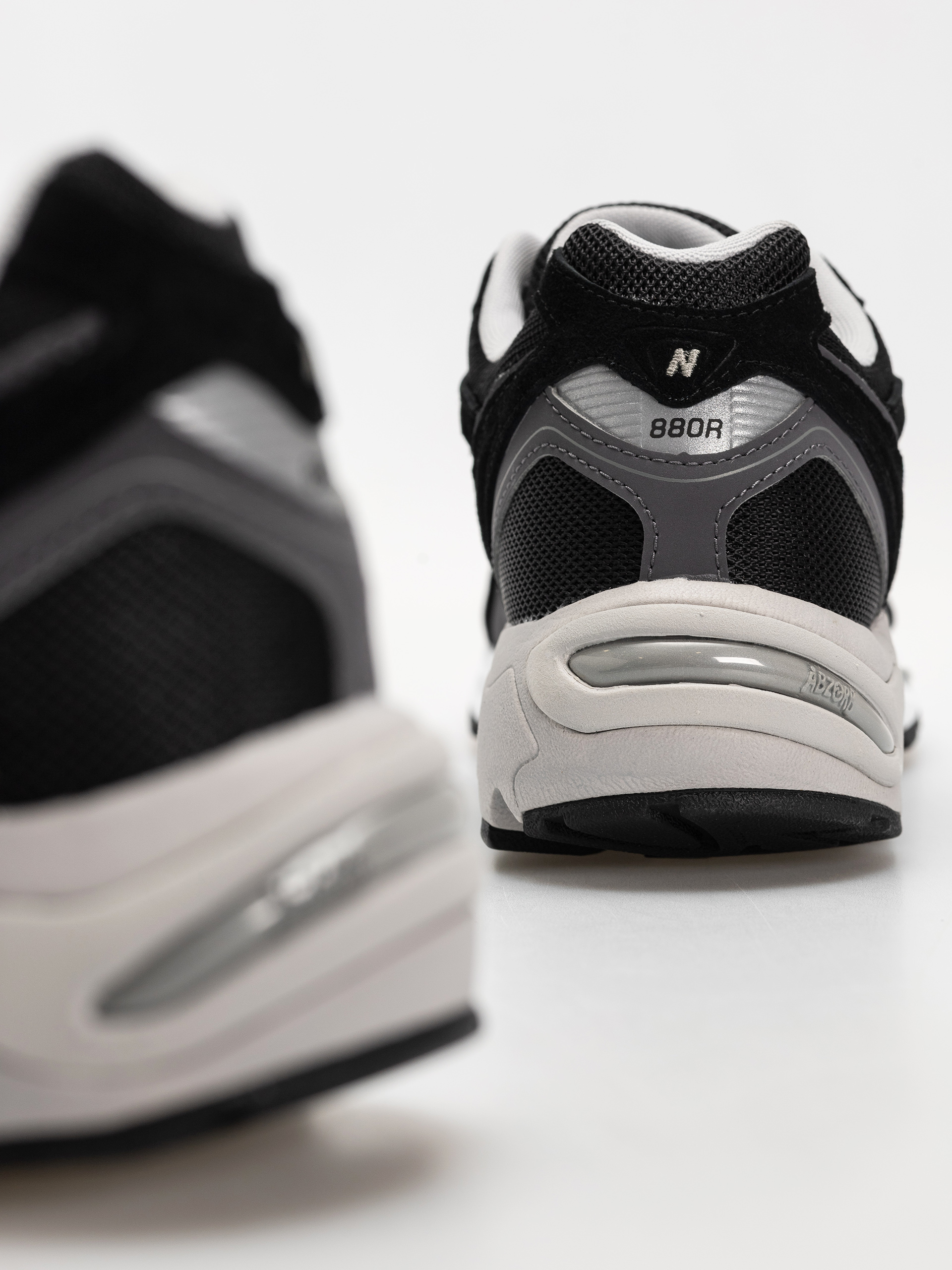 Boty New Balance 880R (black/castlerock)