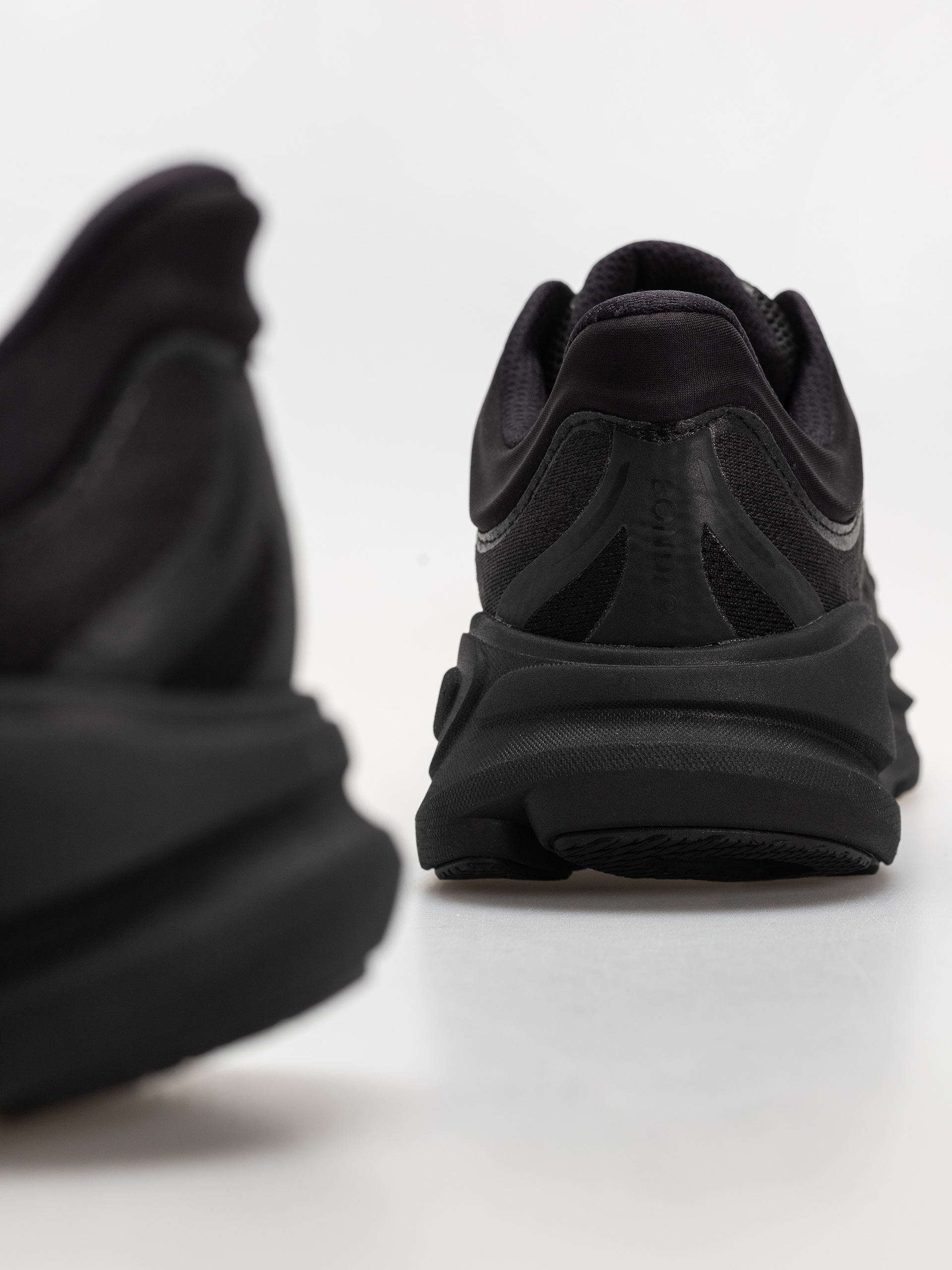 Boty Hoka Bondi 9 (black/black)