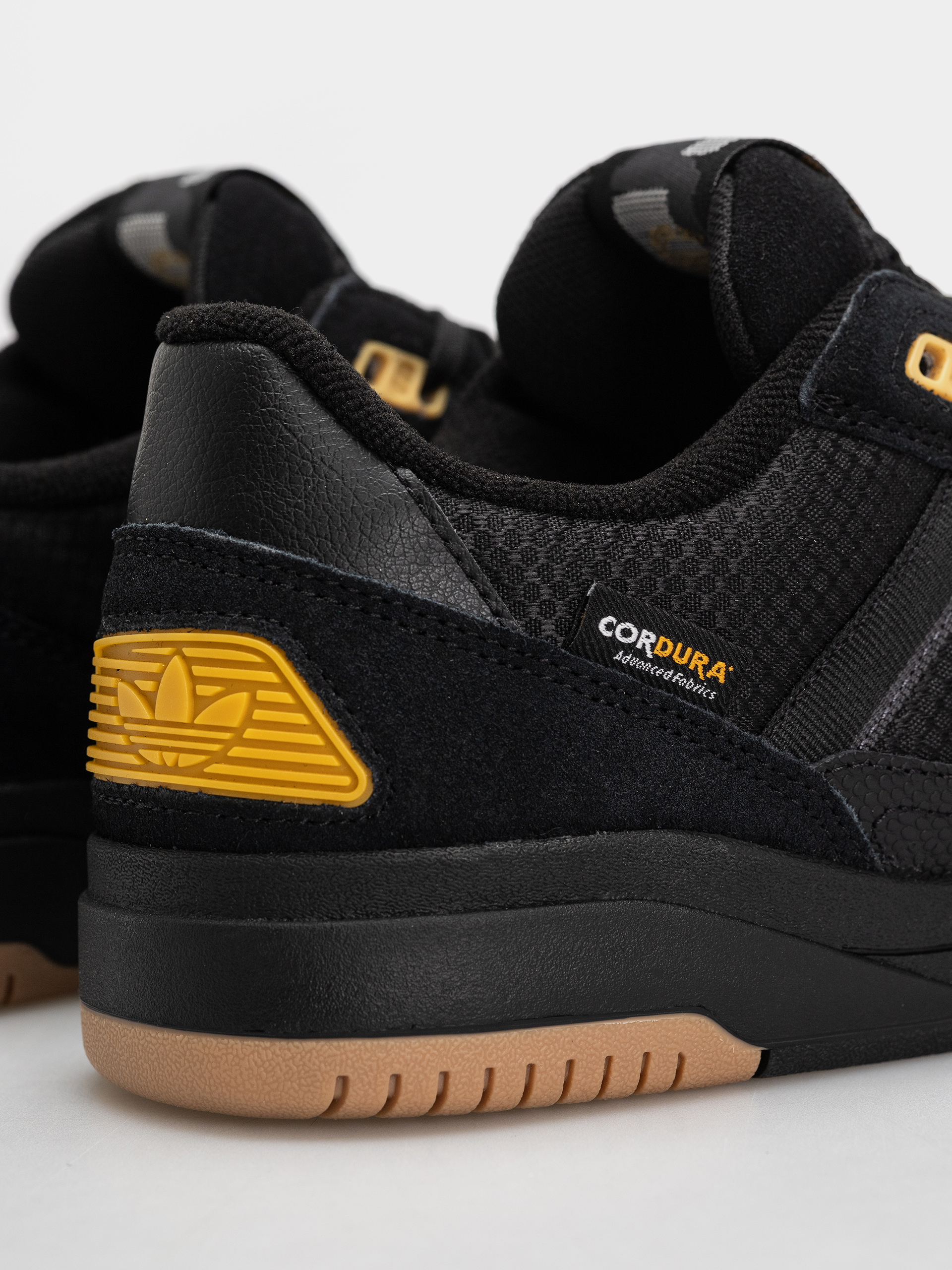 Boty adidas Tekkira Cup (carbon/carbon/cblack)
