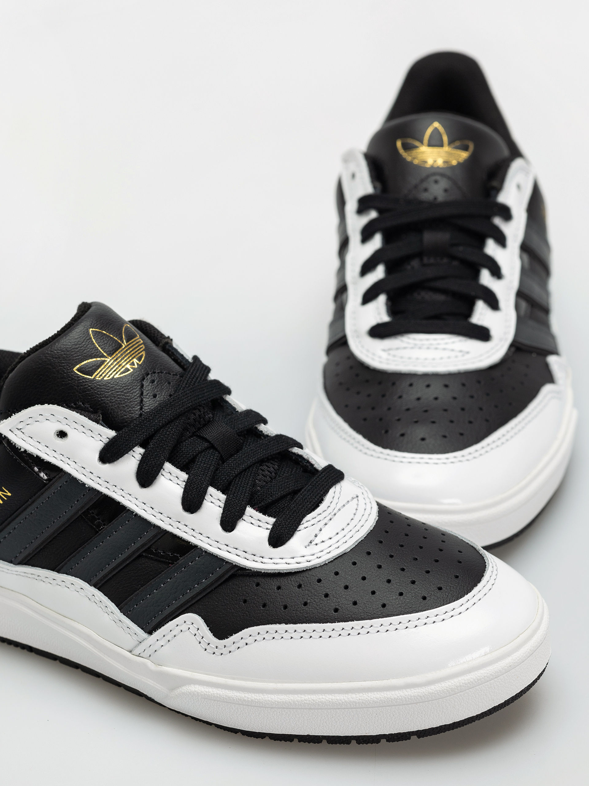 Boty adidas Tyshawn II (cblack/carbon/ftwwht)