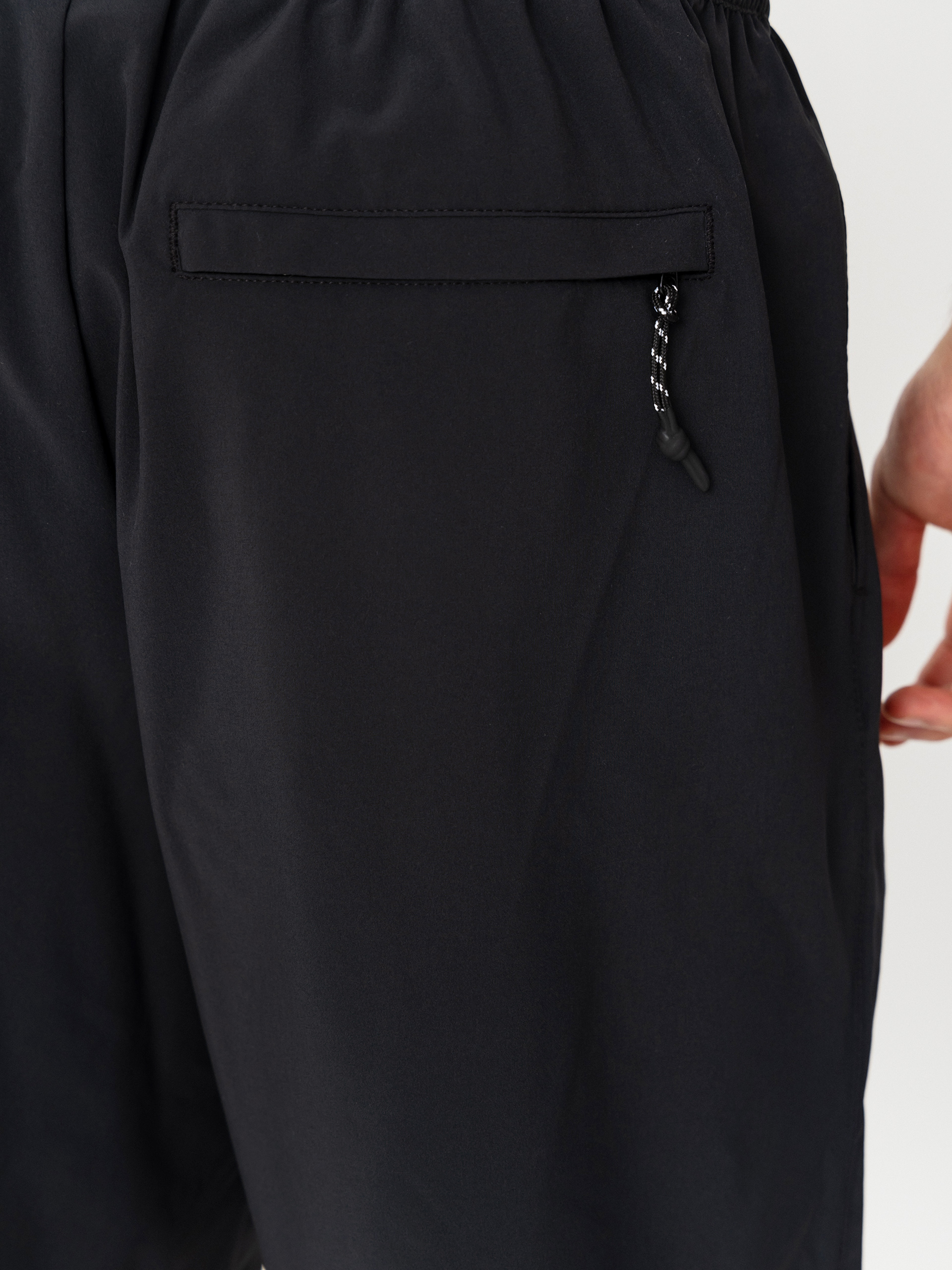 Kraťasy OBEY Travel (black)