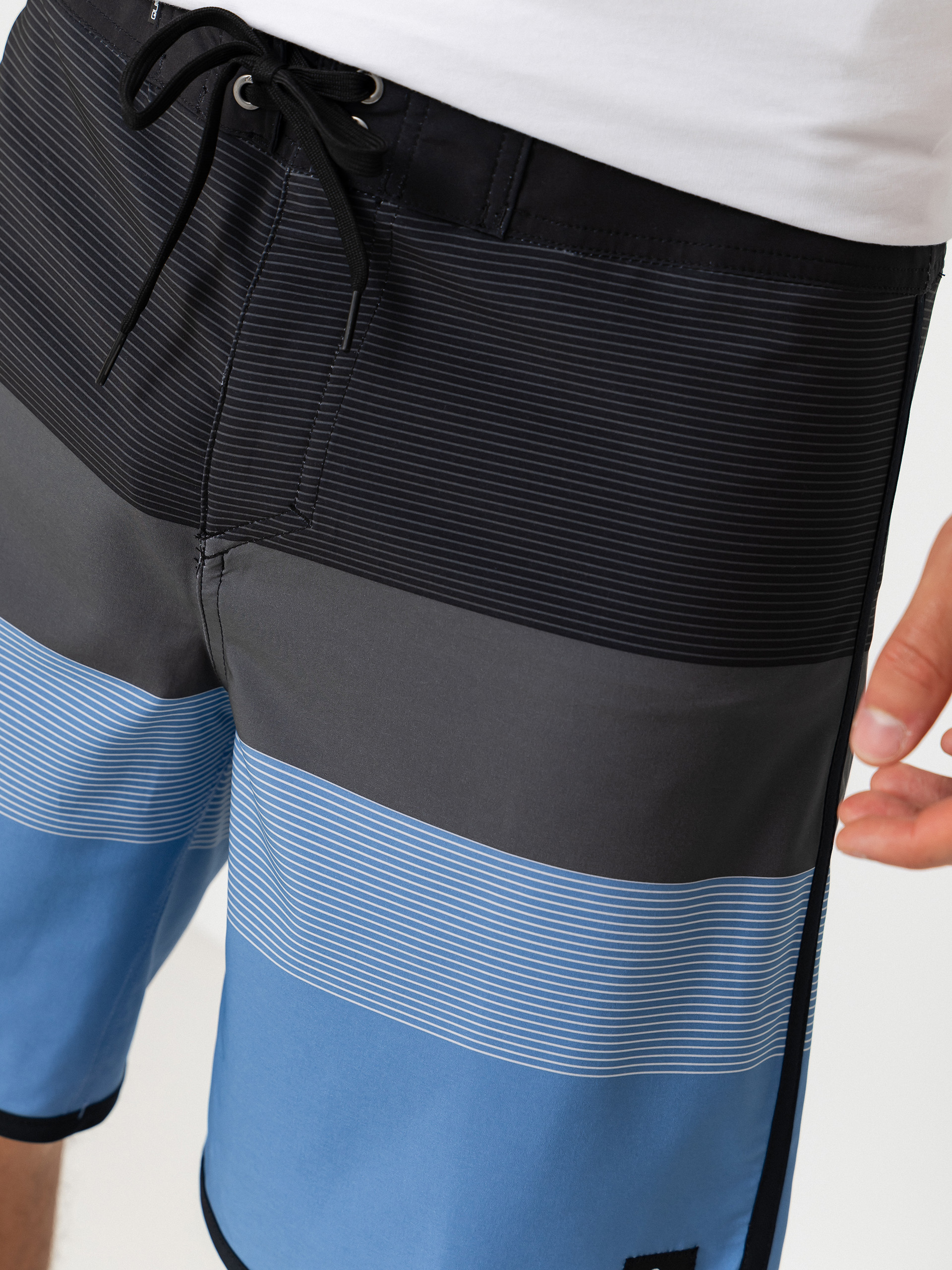 Plážové kraťasy Quiksilver Surfsilk Scallop 18 (black tijuana)