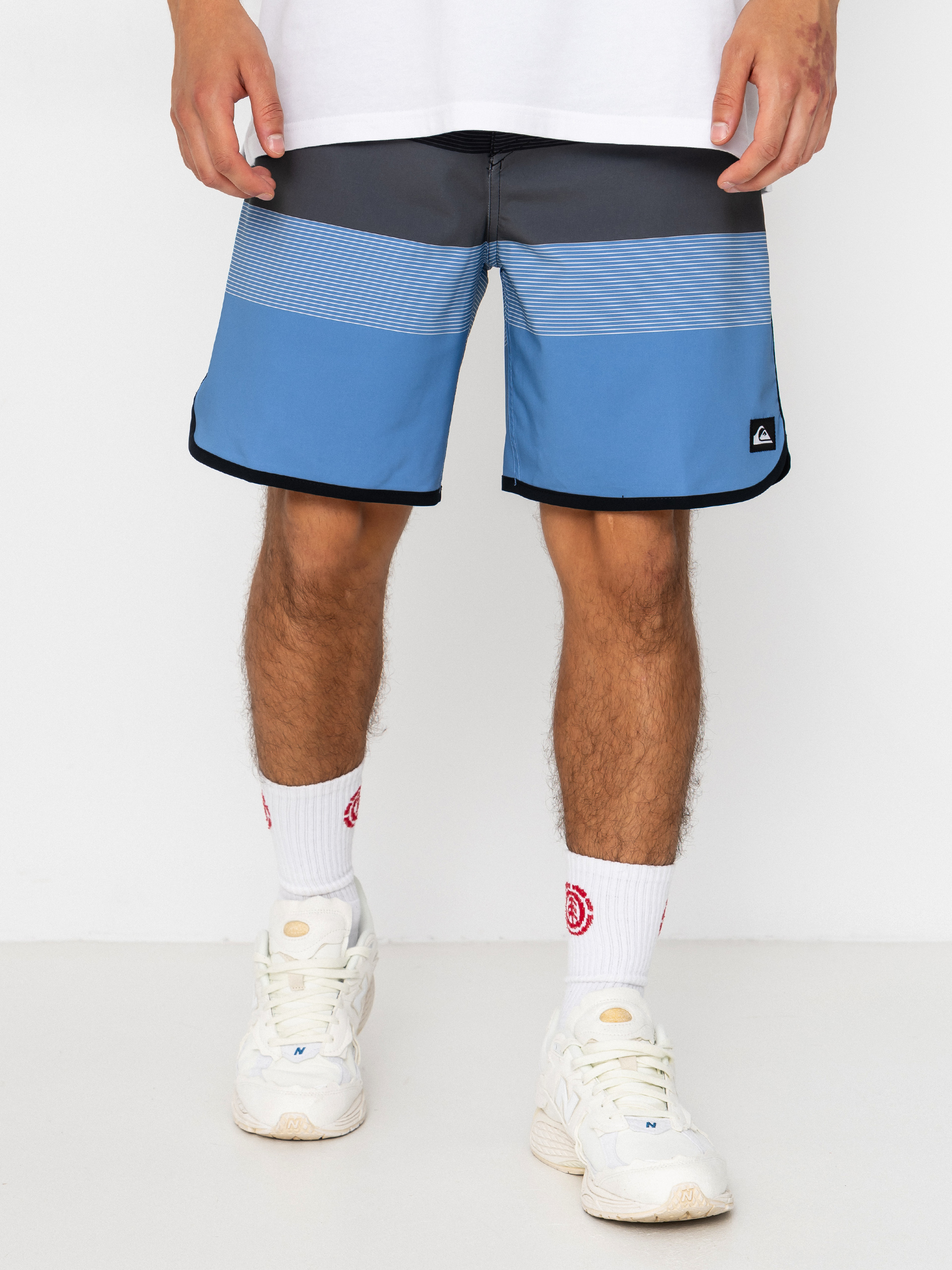 Plážové kraťasy Quiksilver Surfsilk Scallop 18 (black tijuana)