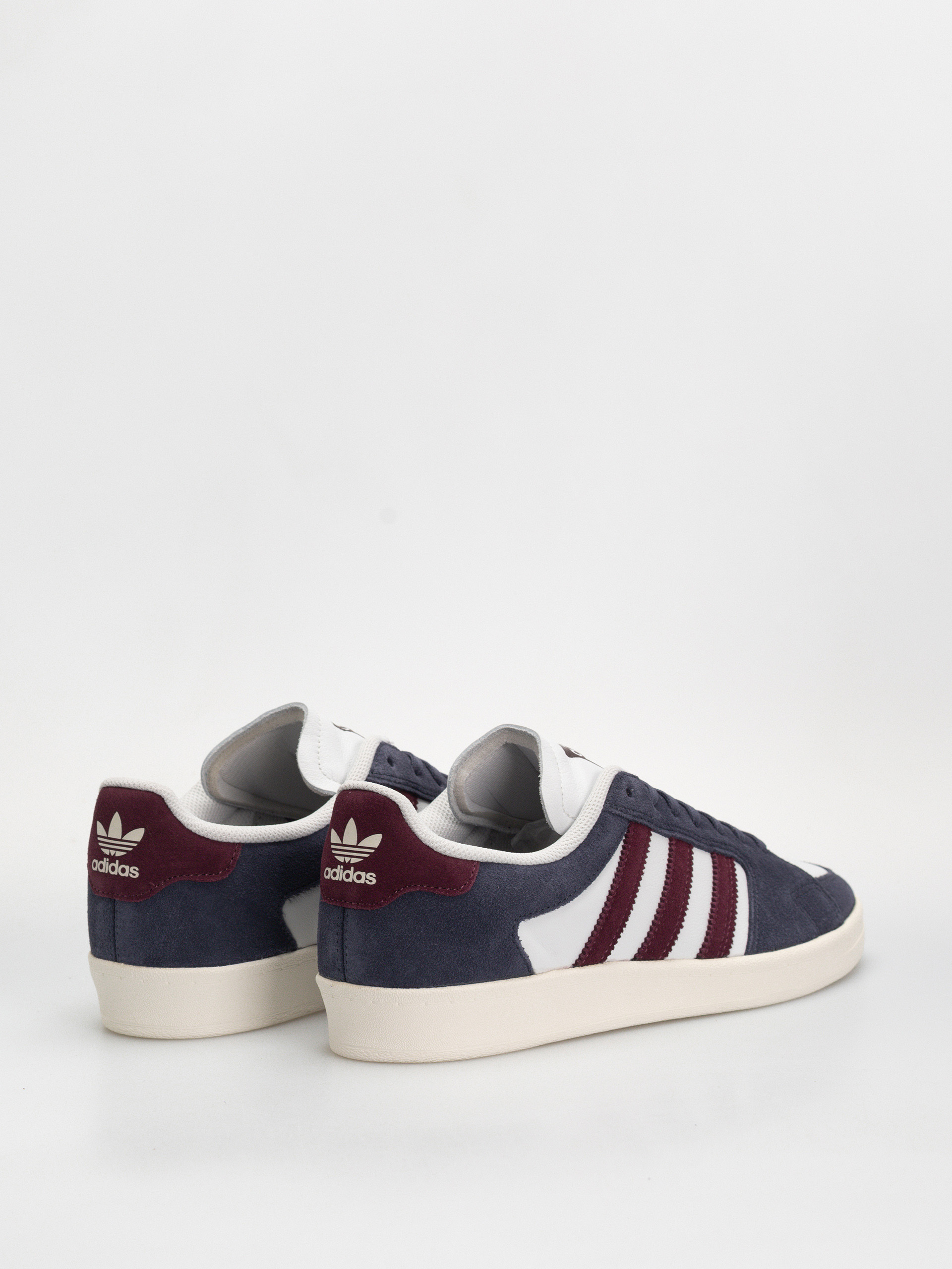 Boty adidas Superskate Low (shanav/maroon/crywht)