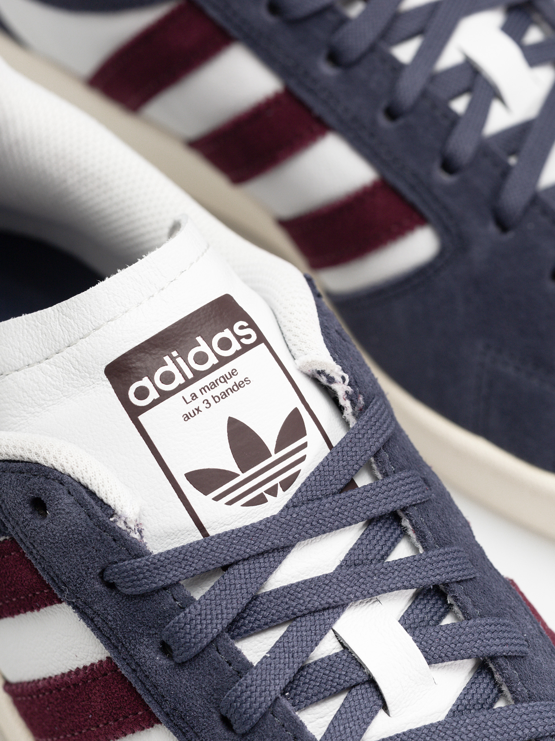 Boty adidas Superskate Low (shanav/maroon/crywht)