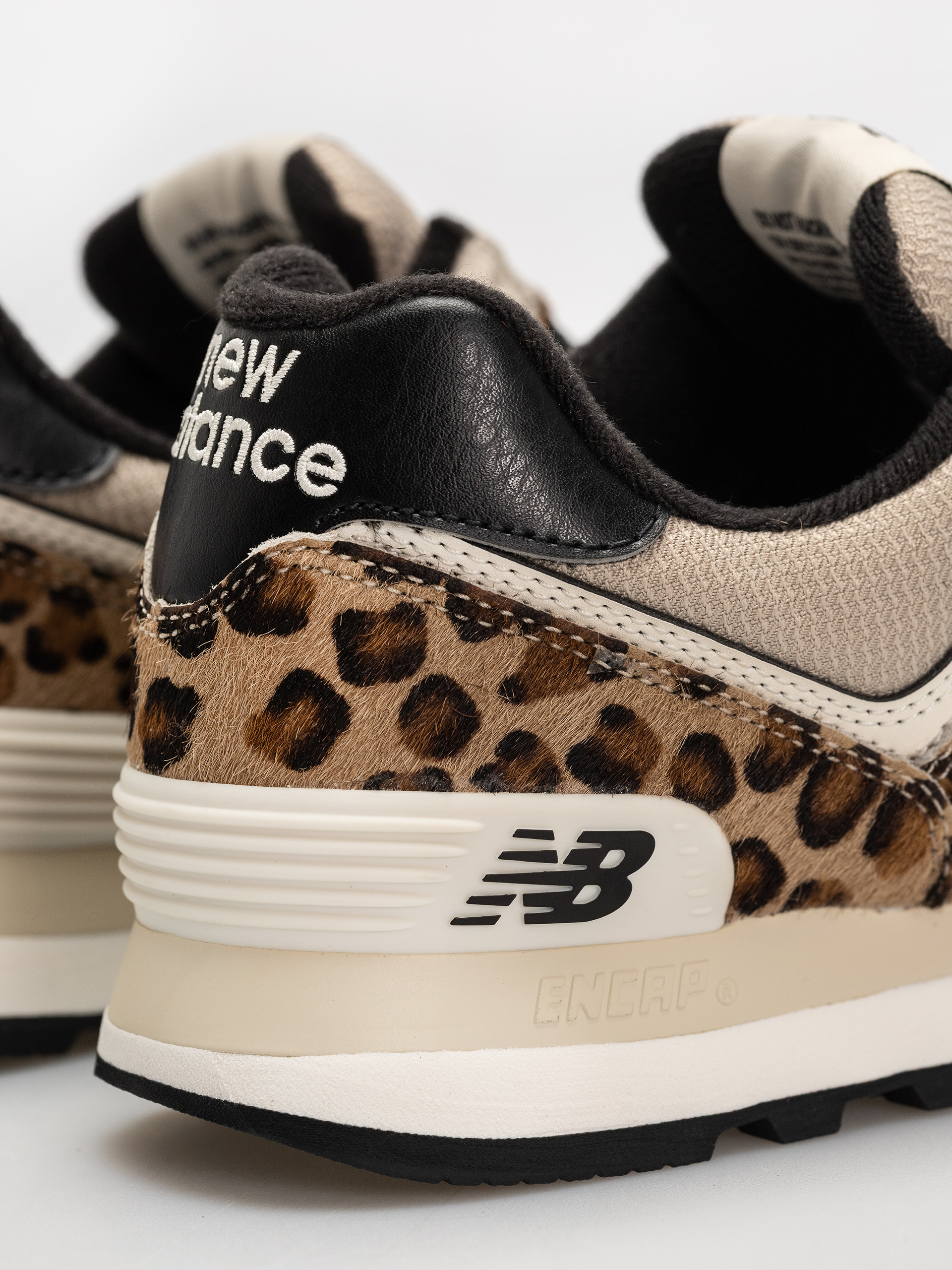 Boty New Balance 574 Wmn (stoneware/linen/black)