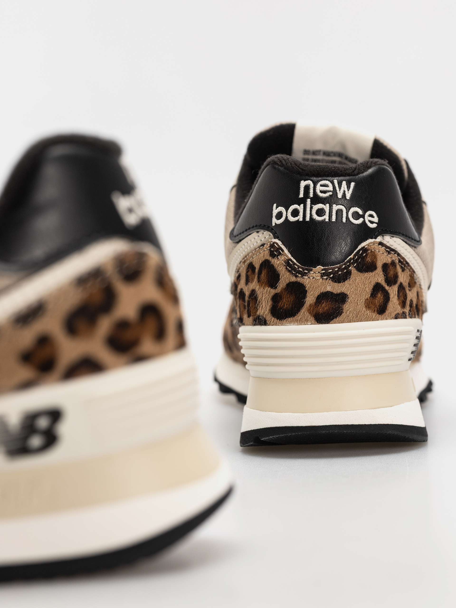 Boty New Balance 574 Wmn (stoneware/linen/black)
