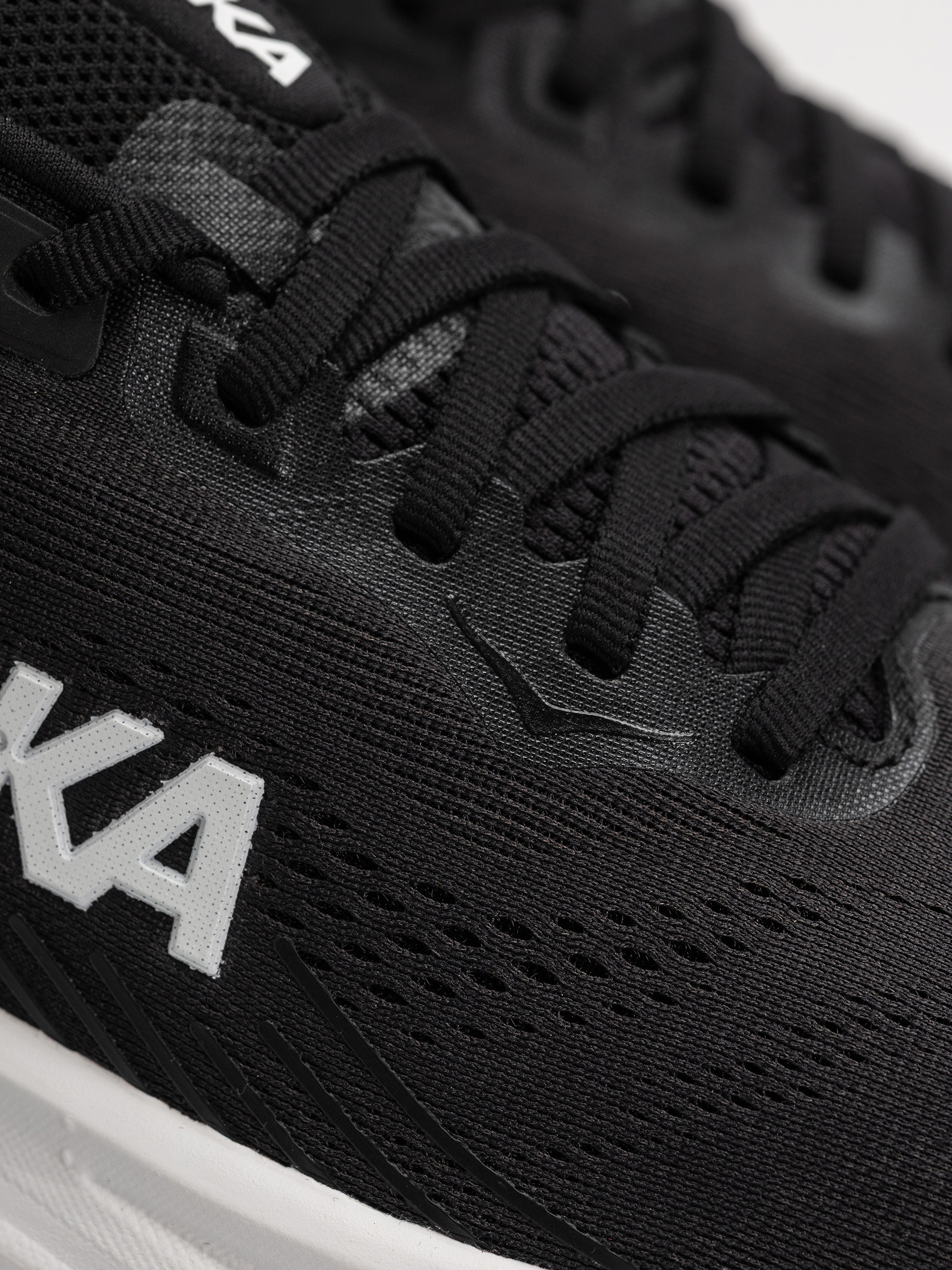 Boty Hoka Clifton 11 (black/white)