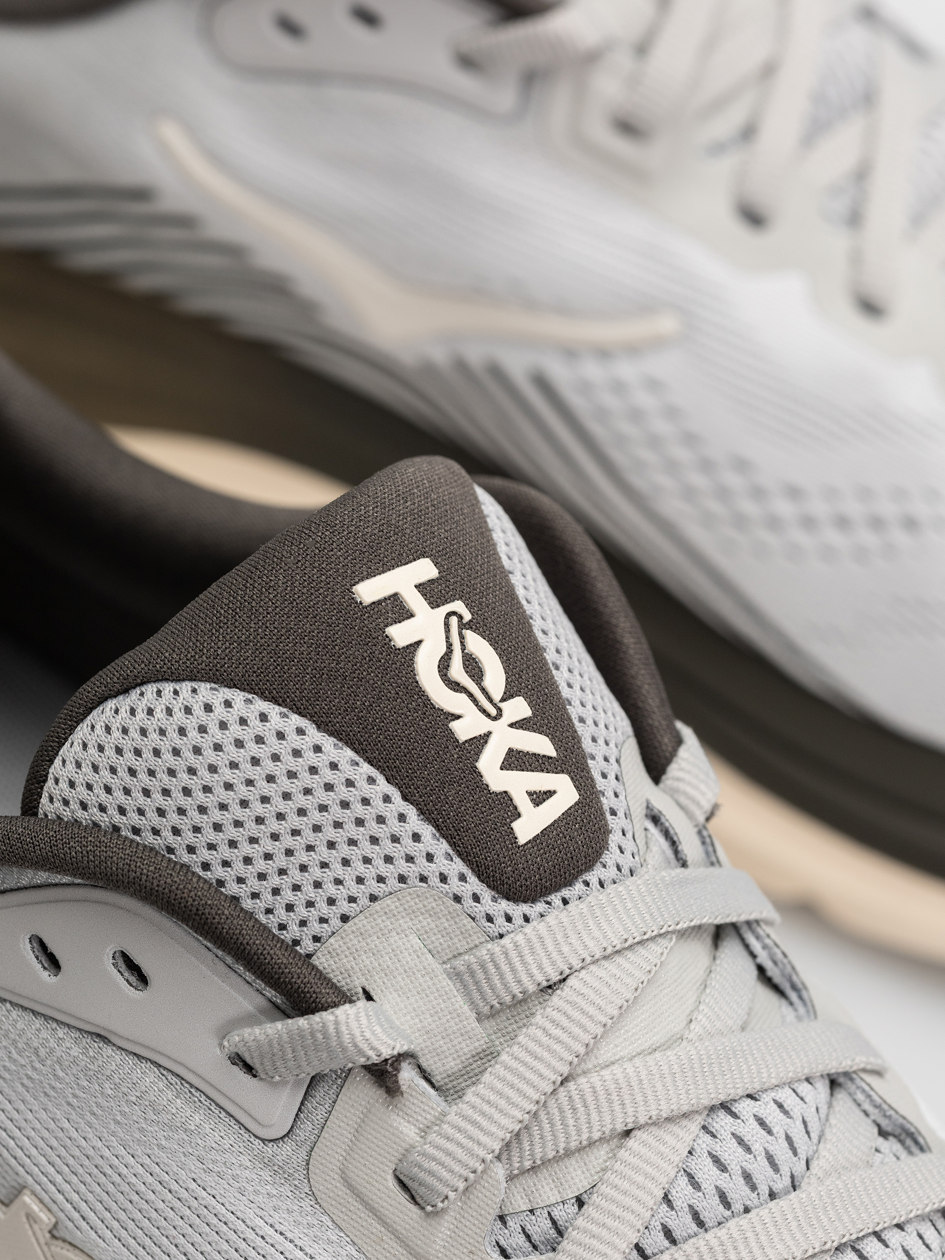 Boty Hoka Clifton 11 (stardust/alabaster)