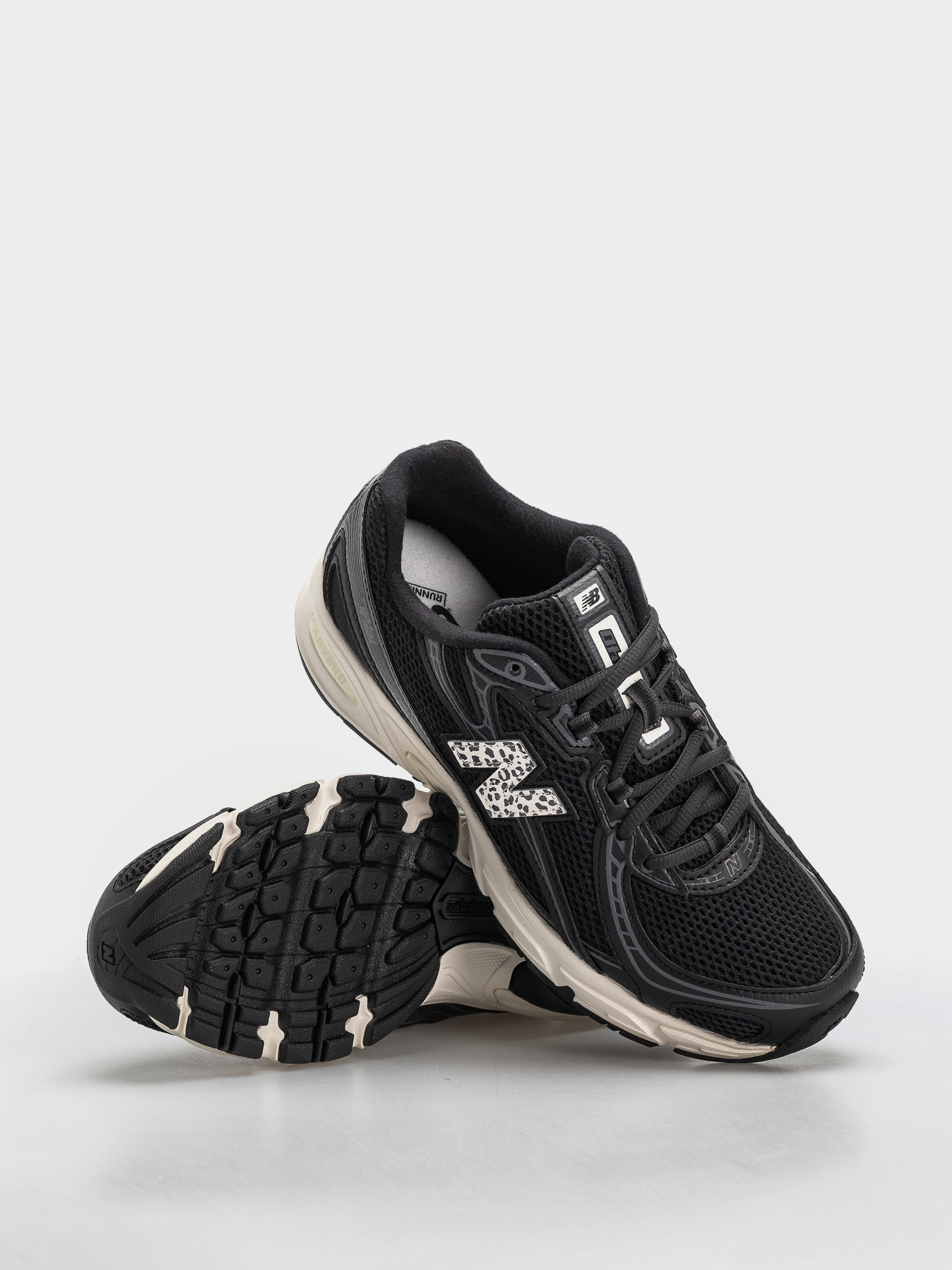 Boty New Balance 740 (black/sea salt)