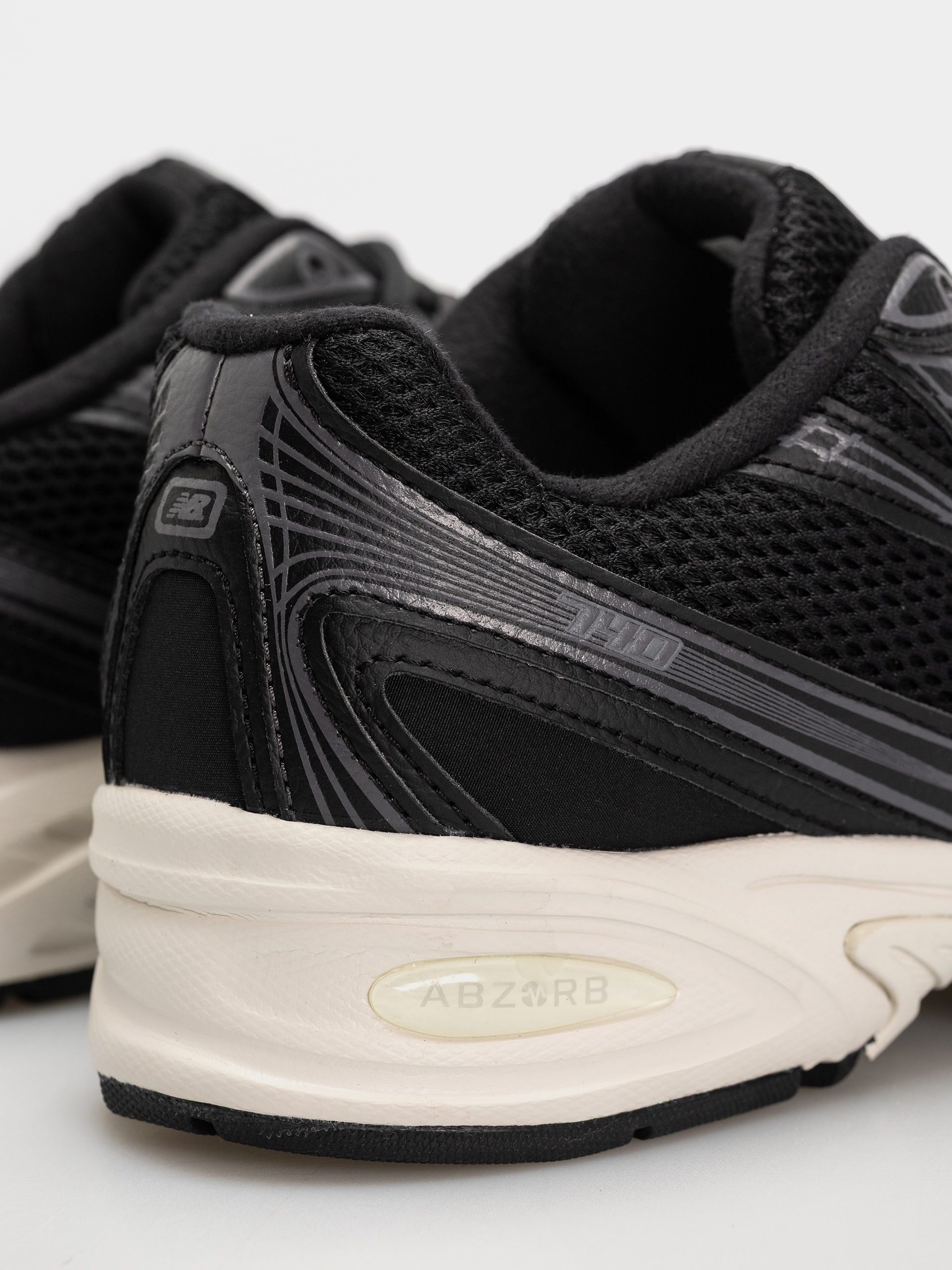 Boty New Balance 740 (black/sea salt)