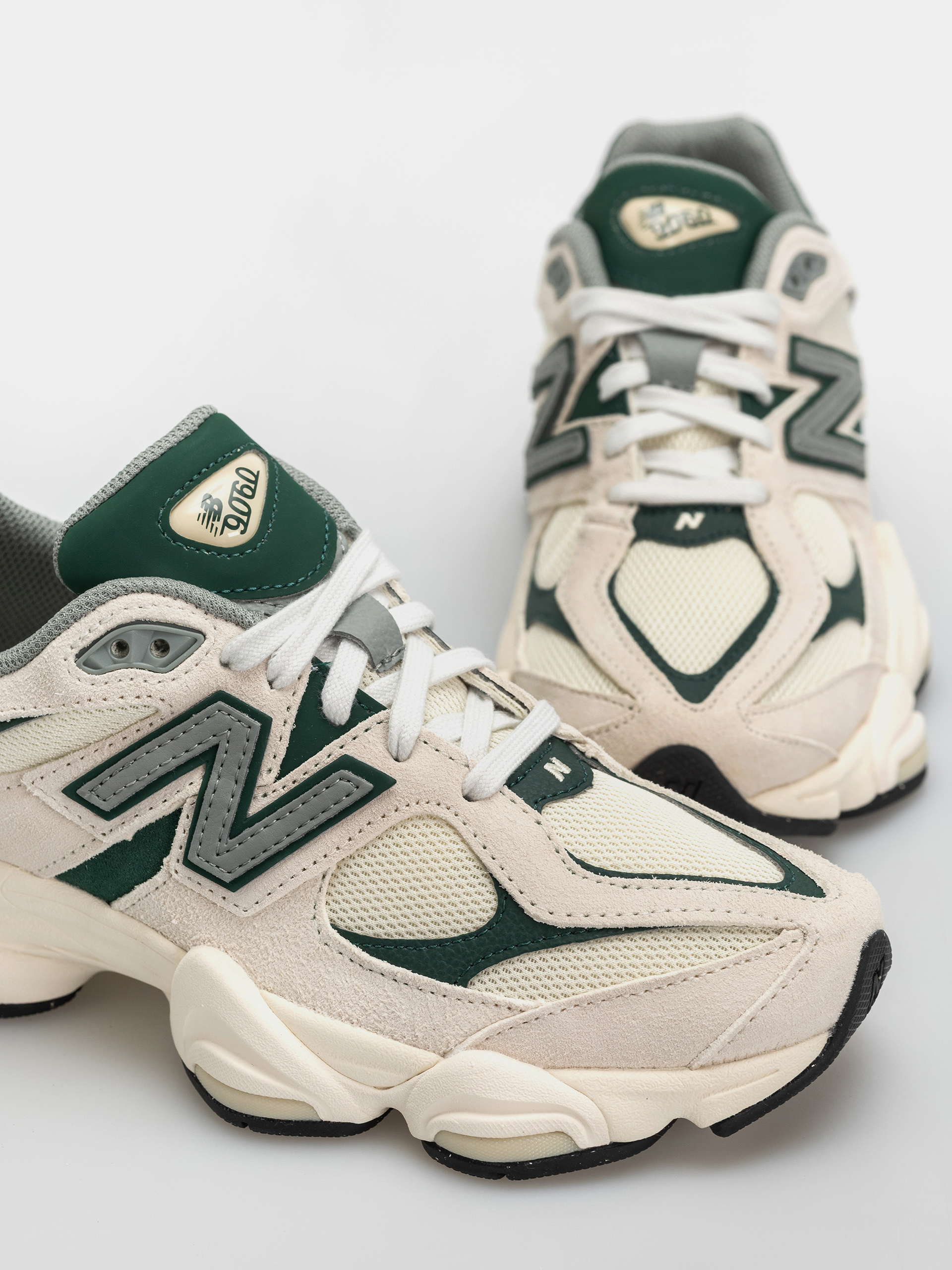Boty New Balance 9060 (nightwatch green/angora)