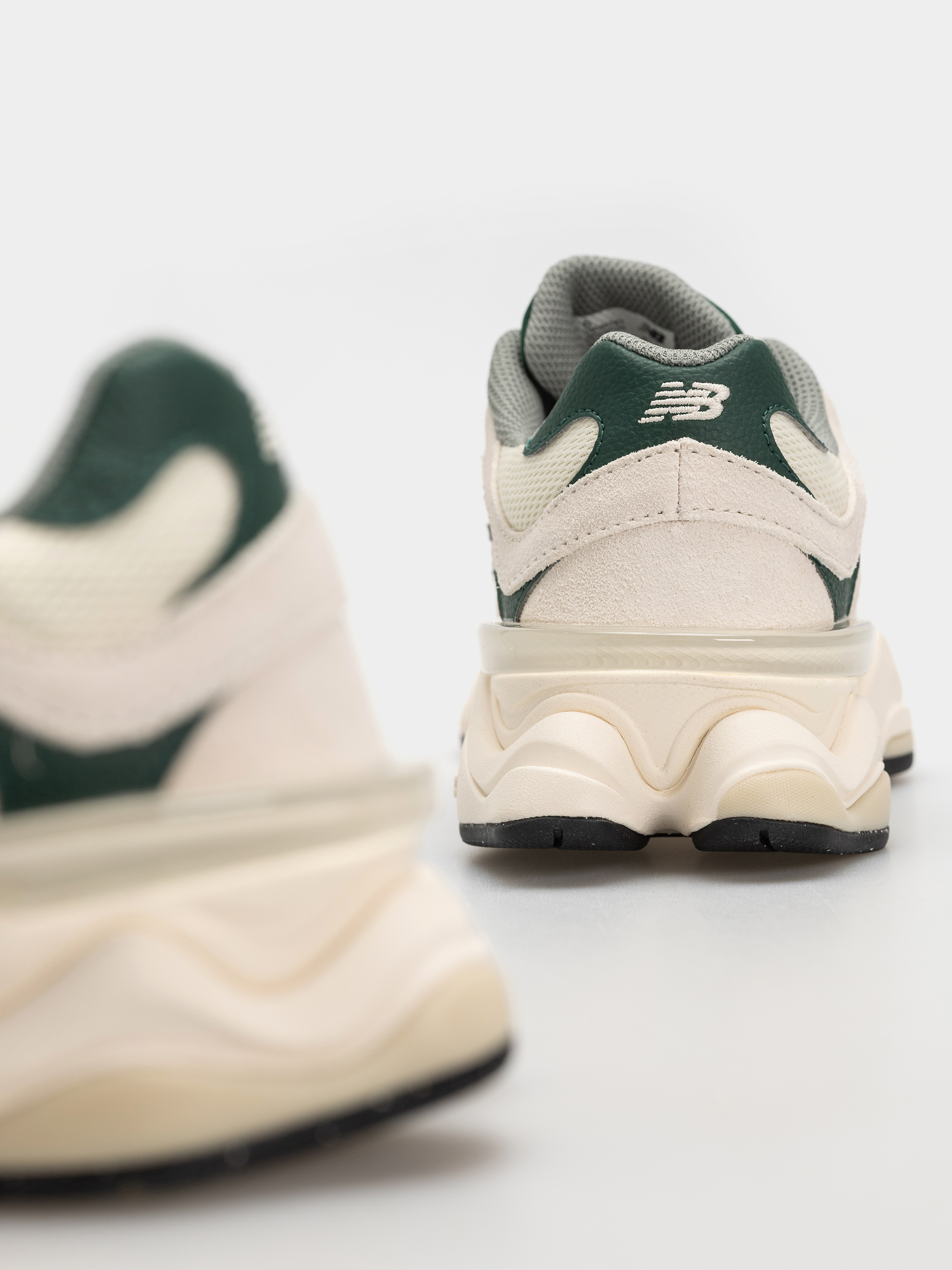 Boty New Balance 9060 (nightwatch green/angora)