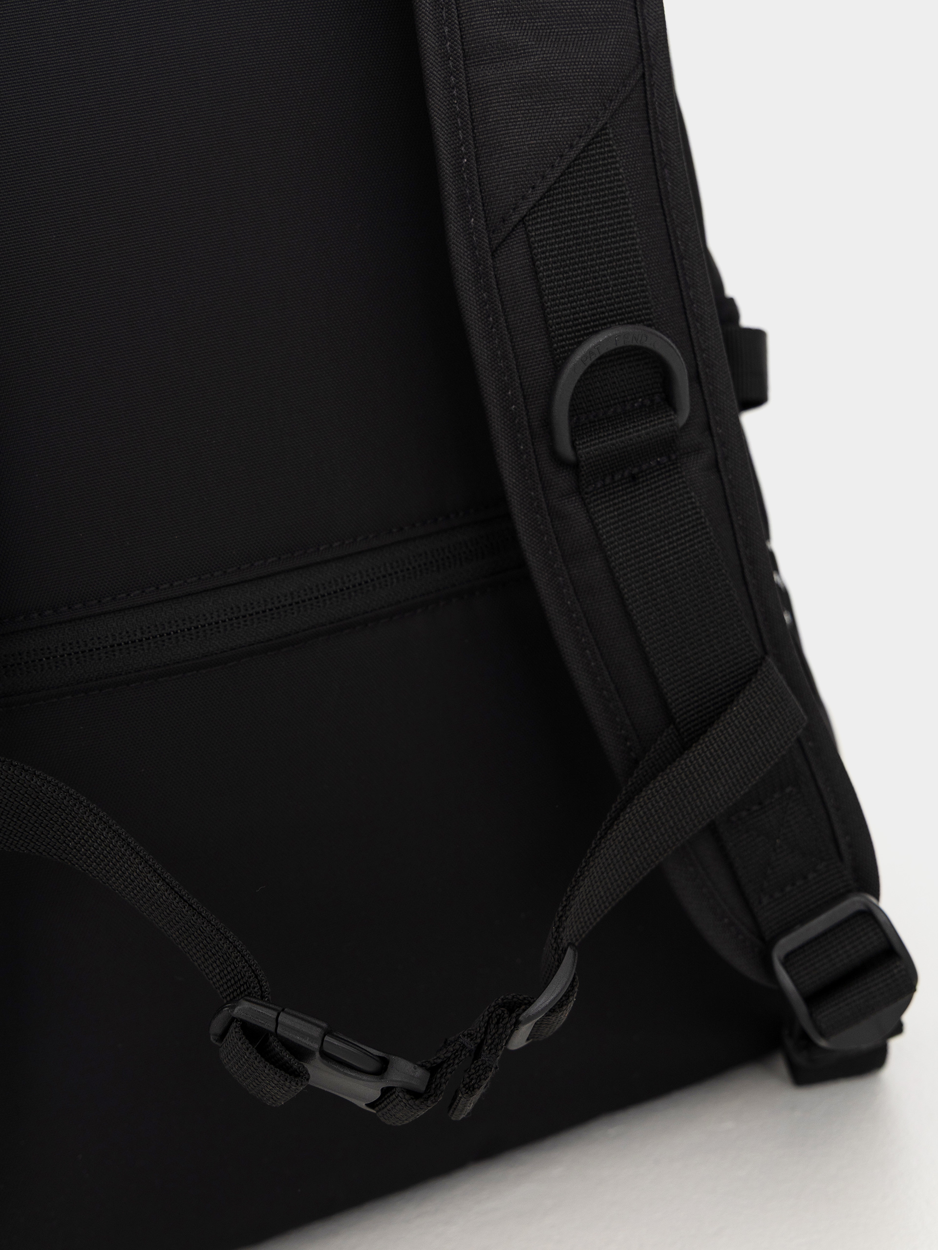 Batoh Eastpak Volker Pro (cs black pro)