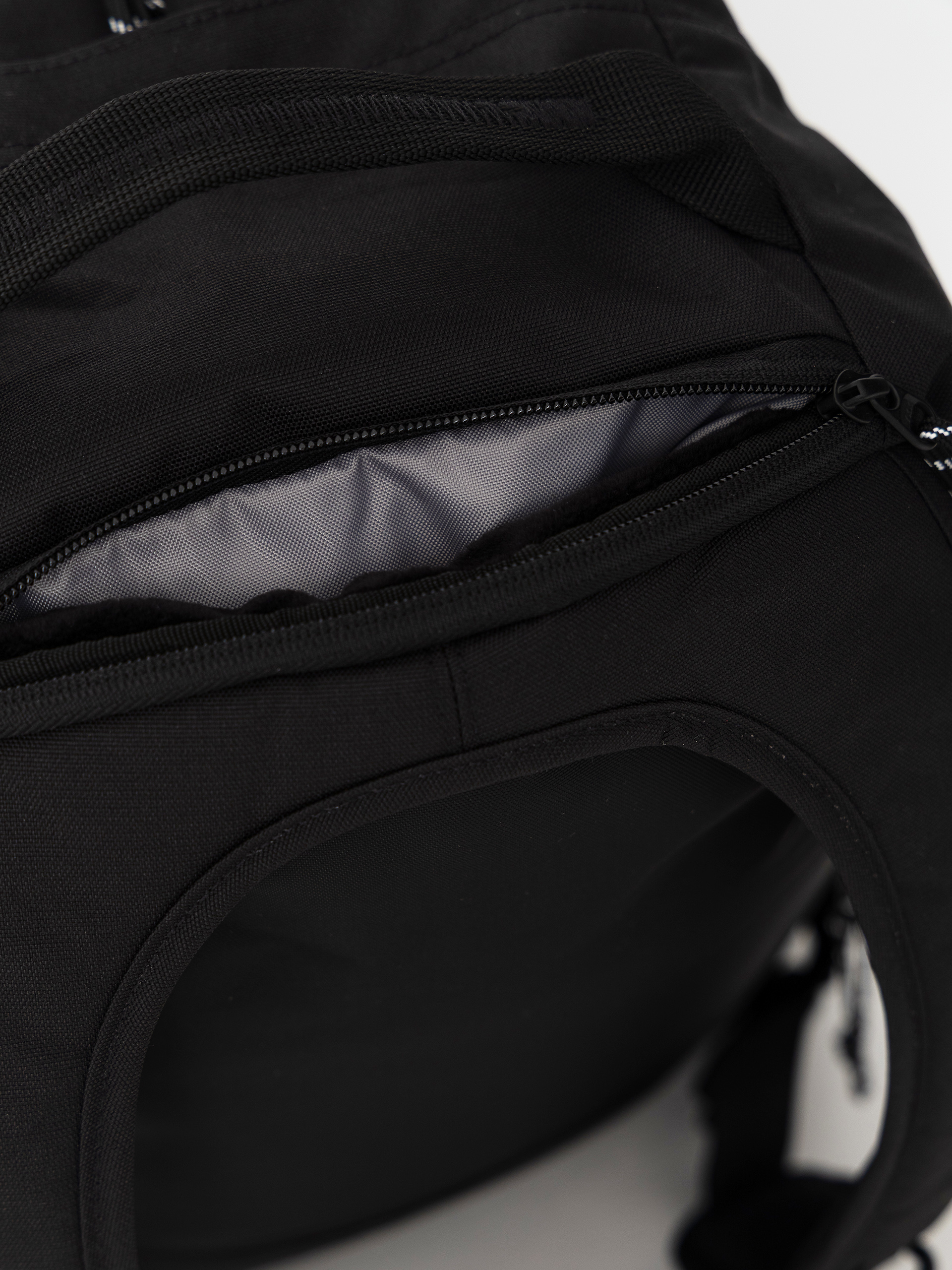 Batoh Eastpak Volker Pro (cs black pro)