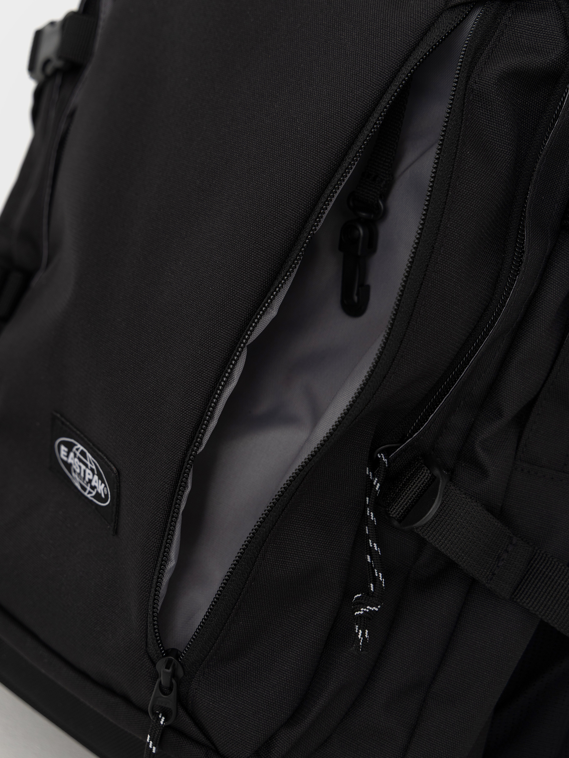 Batoh Eastpak Volker Pro (cs black pro)