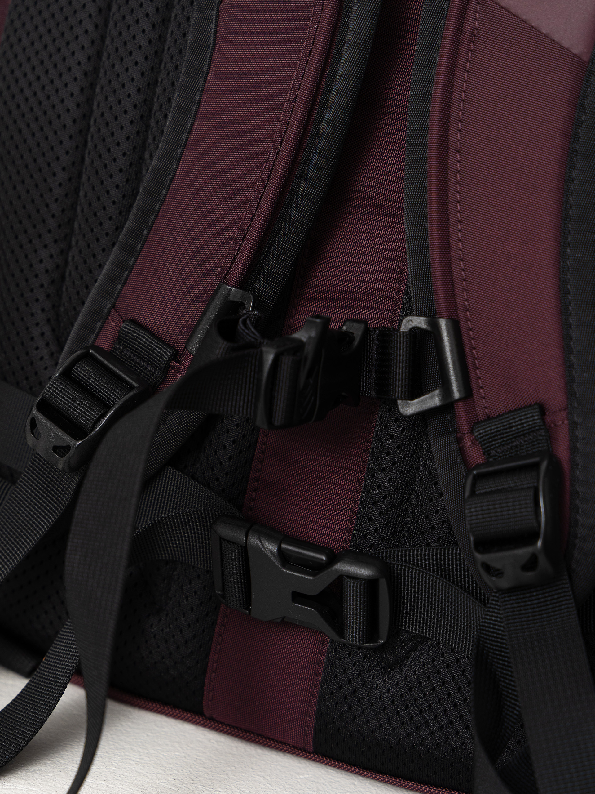 Batoh The North Face Hot Shot Base Camp (deep burgundy)