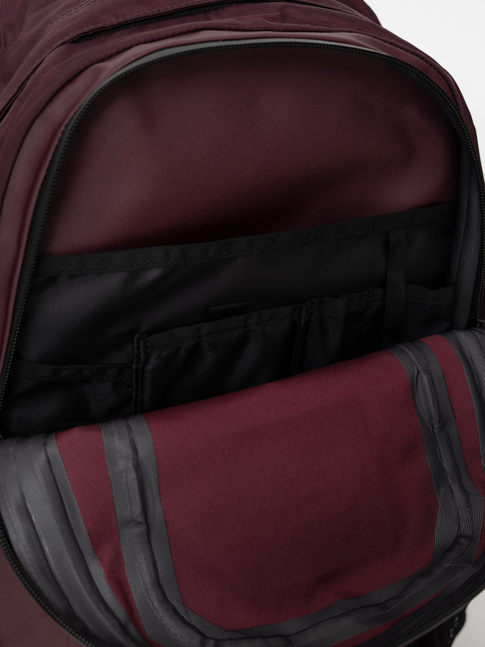 Batoh The North Face Hot Shot Base Camp (deep burgundy)