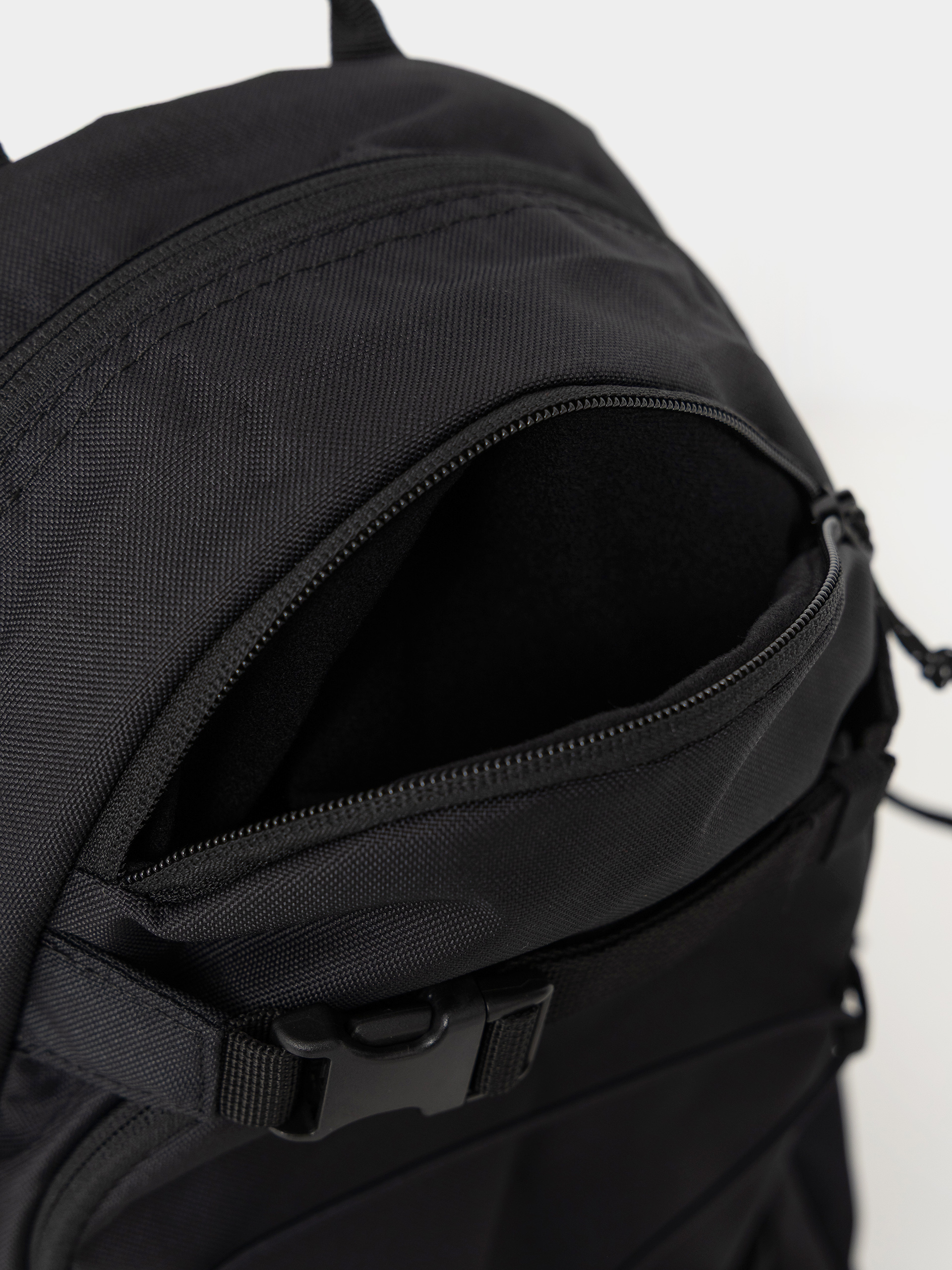 Batoh Dakine Grom 2.0 13L (black)