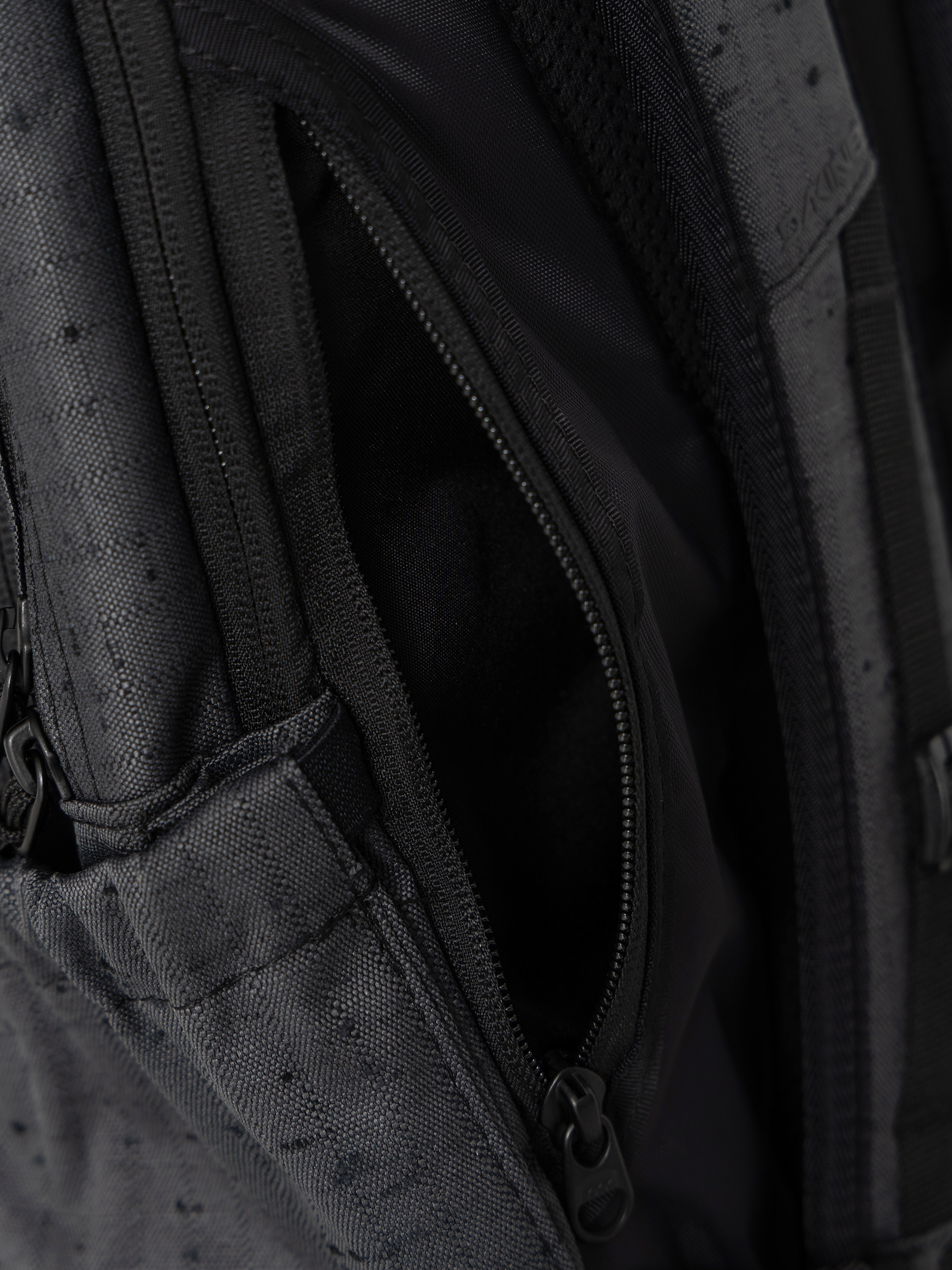 Batoh Dakine Campus 20 Year Anniversary 28L (black)