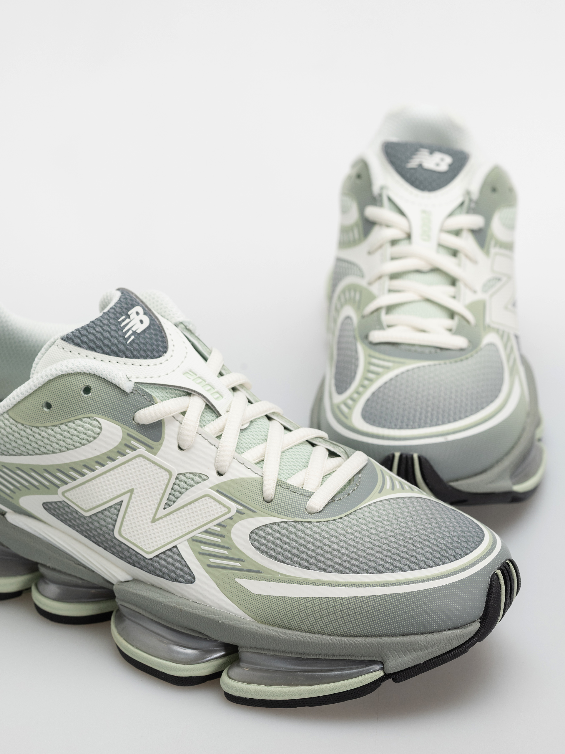 Boty New Balance 2000 (silver moss/bayberry/sea salt)