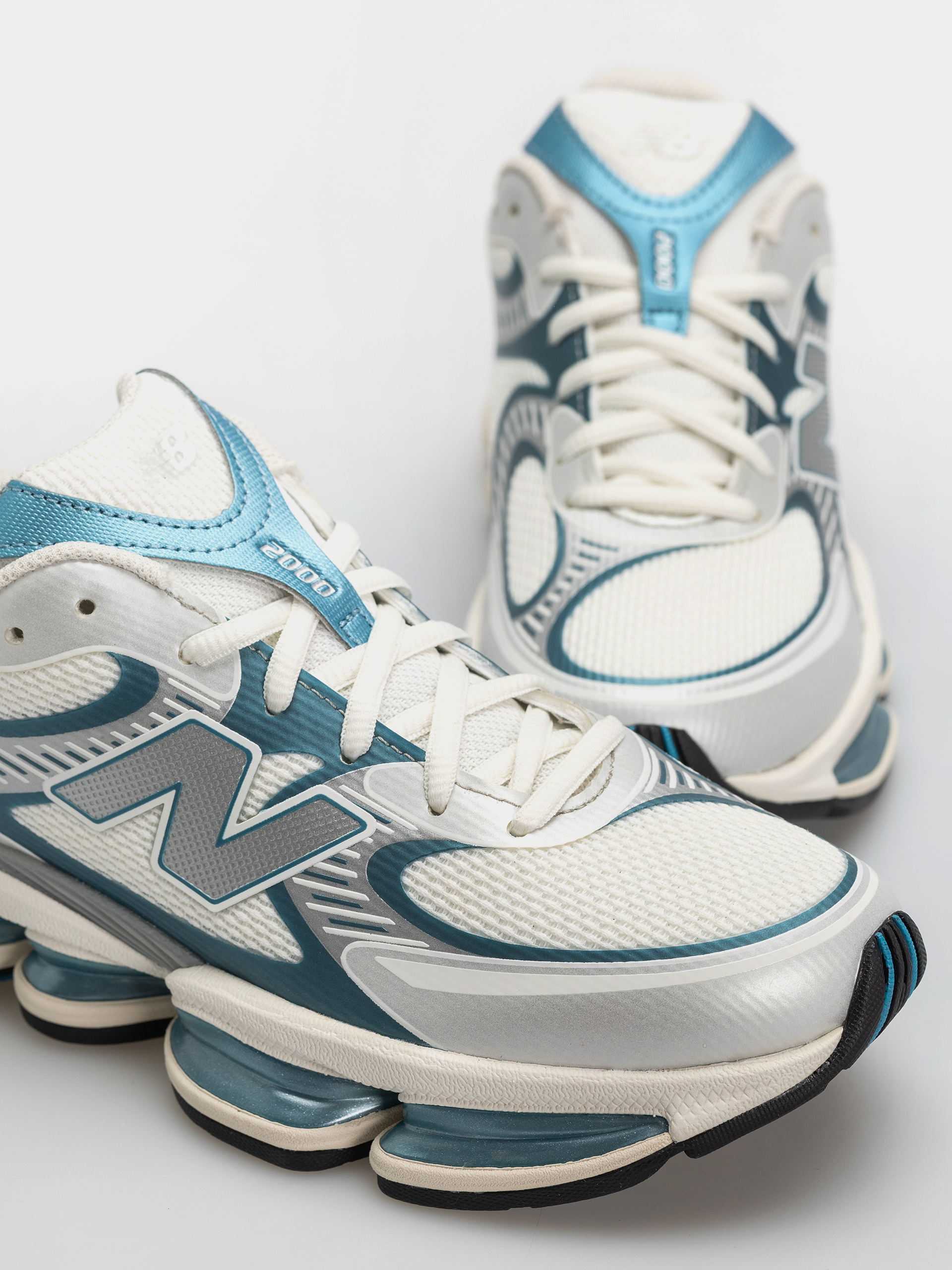 Boty New Balance 2000 (sea salt/altitude metallic)
