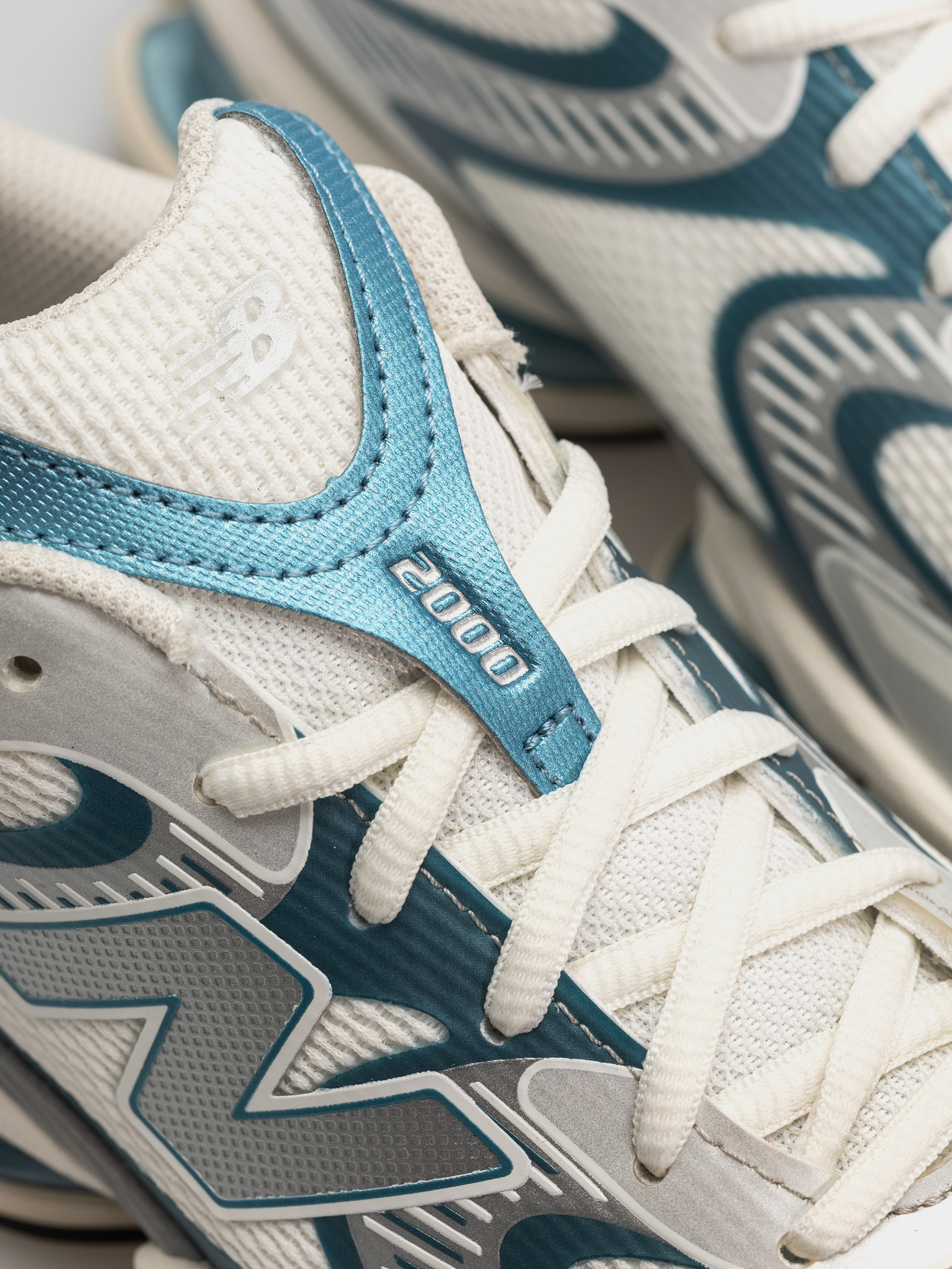 Boty New Balance 2000 (sea salt/altitude metallic)