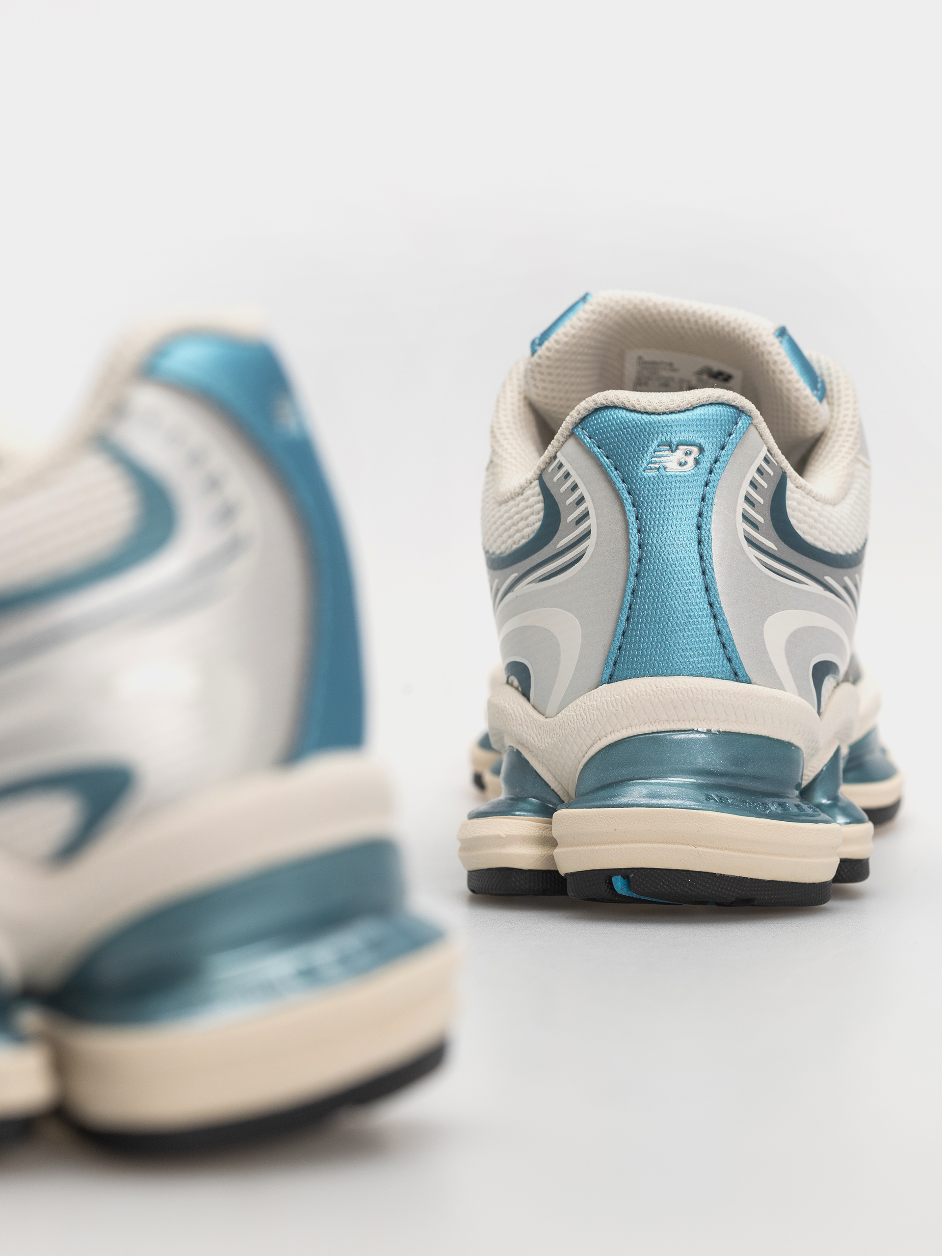 Boty New Balance 2000 (sea salt/altitude metallic)