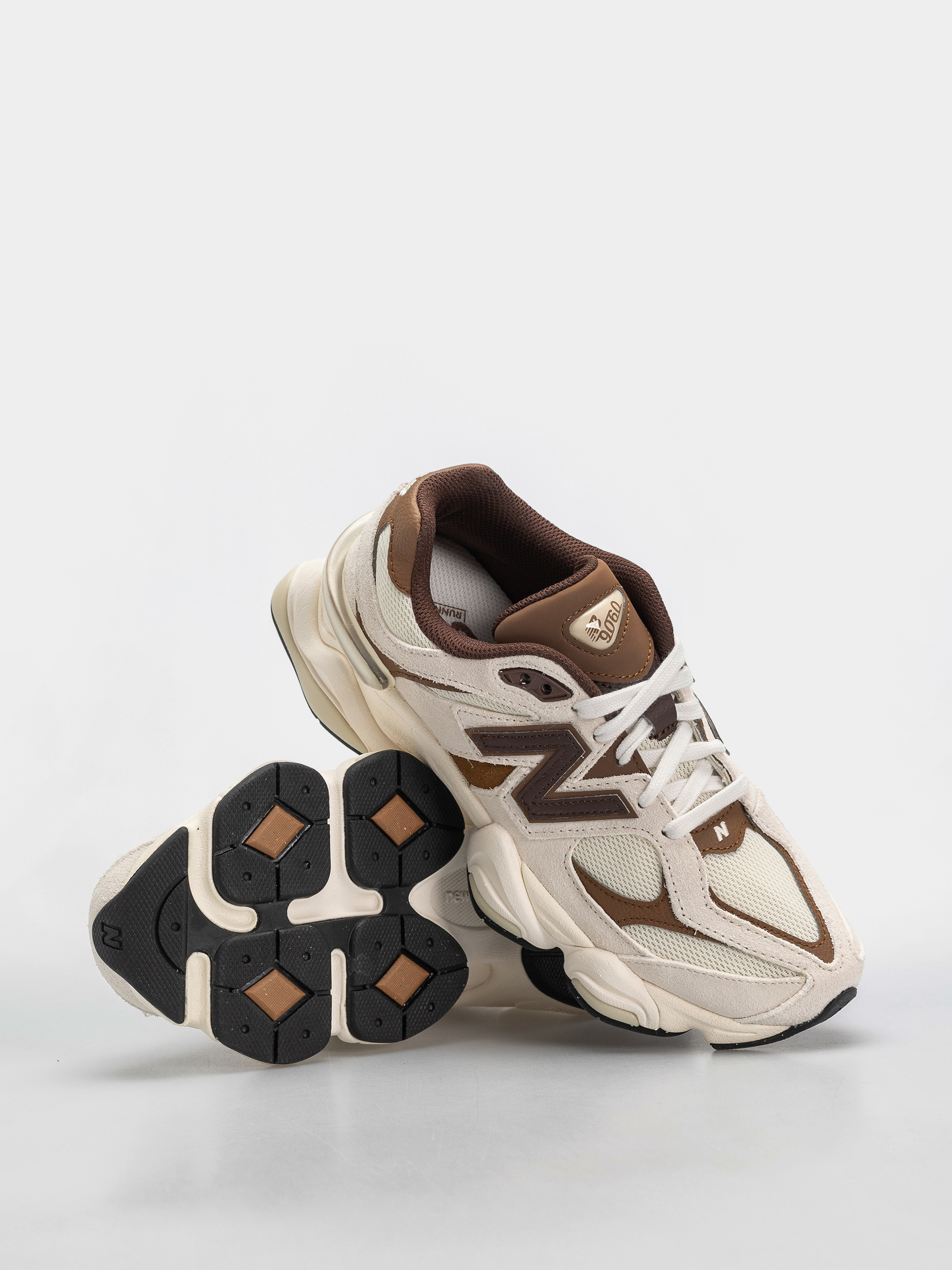 Boty New Balance 9060 (breakfast tea/angora)