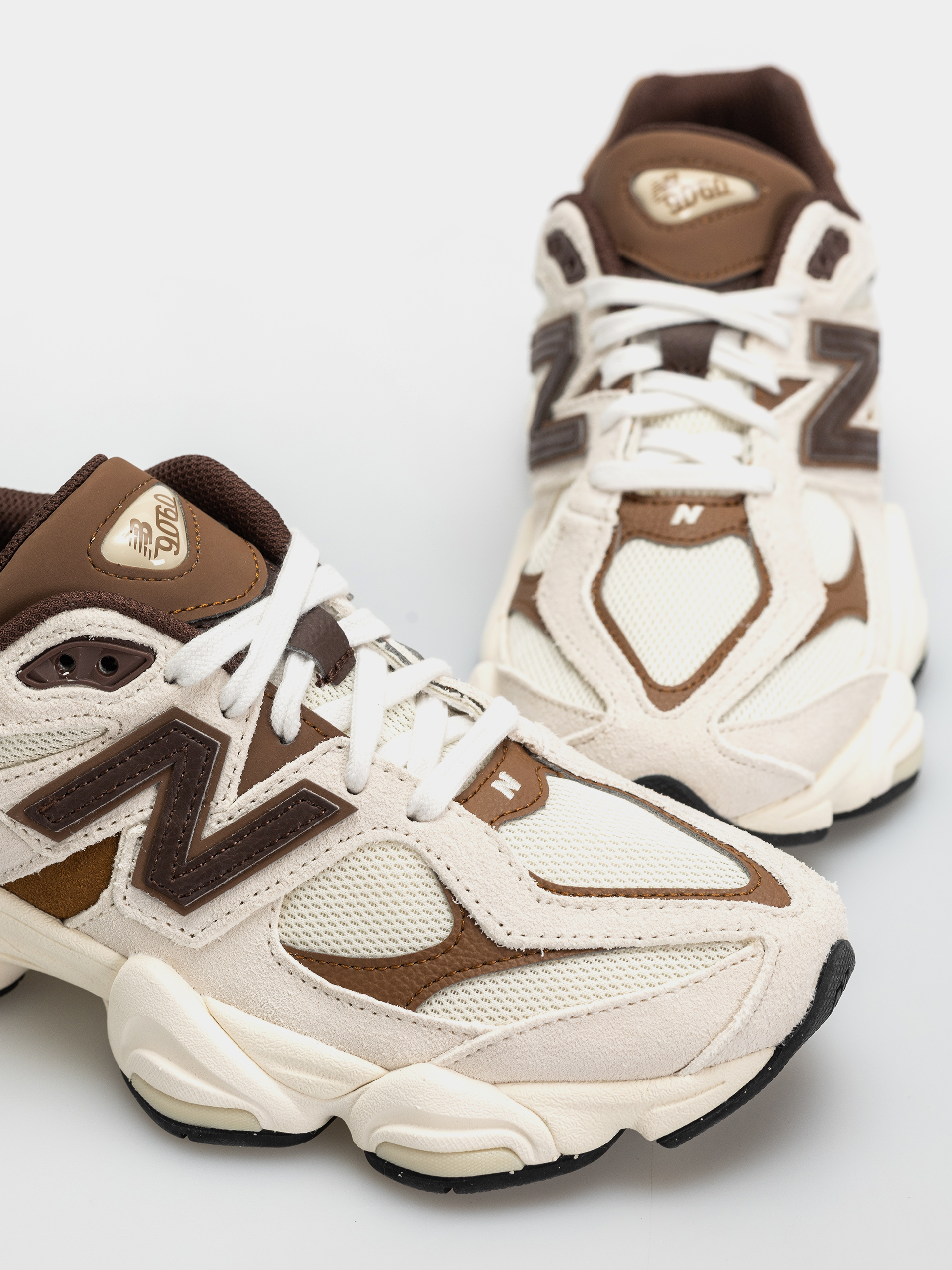 Boty New Balance 9060 (breakfast tea/angora)
