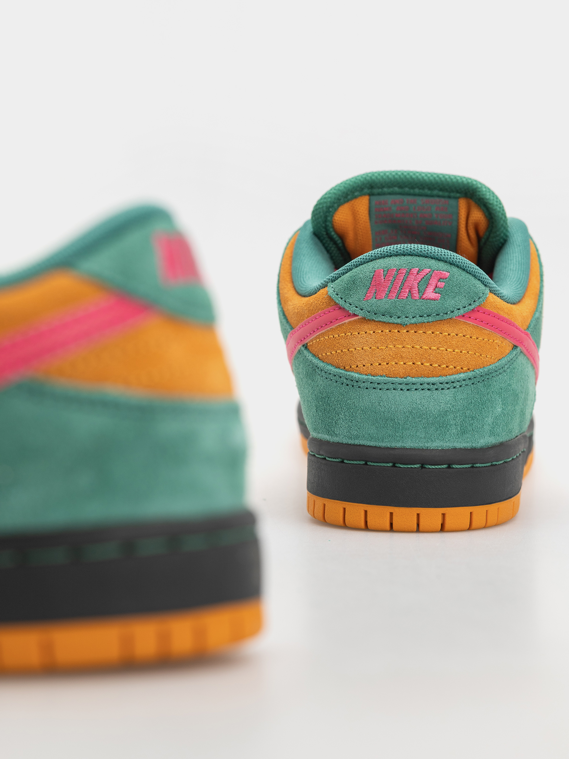 Boty Nike SB Dunk Low Pro (green noise/watermelon light curry)