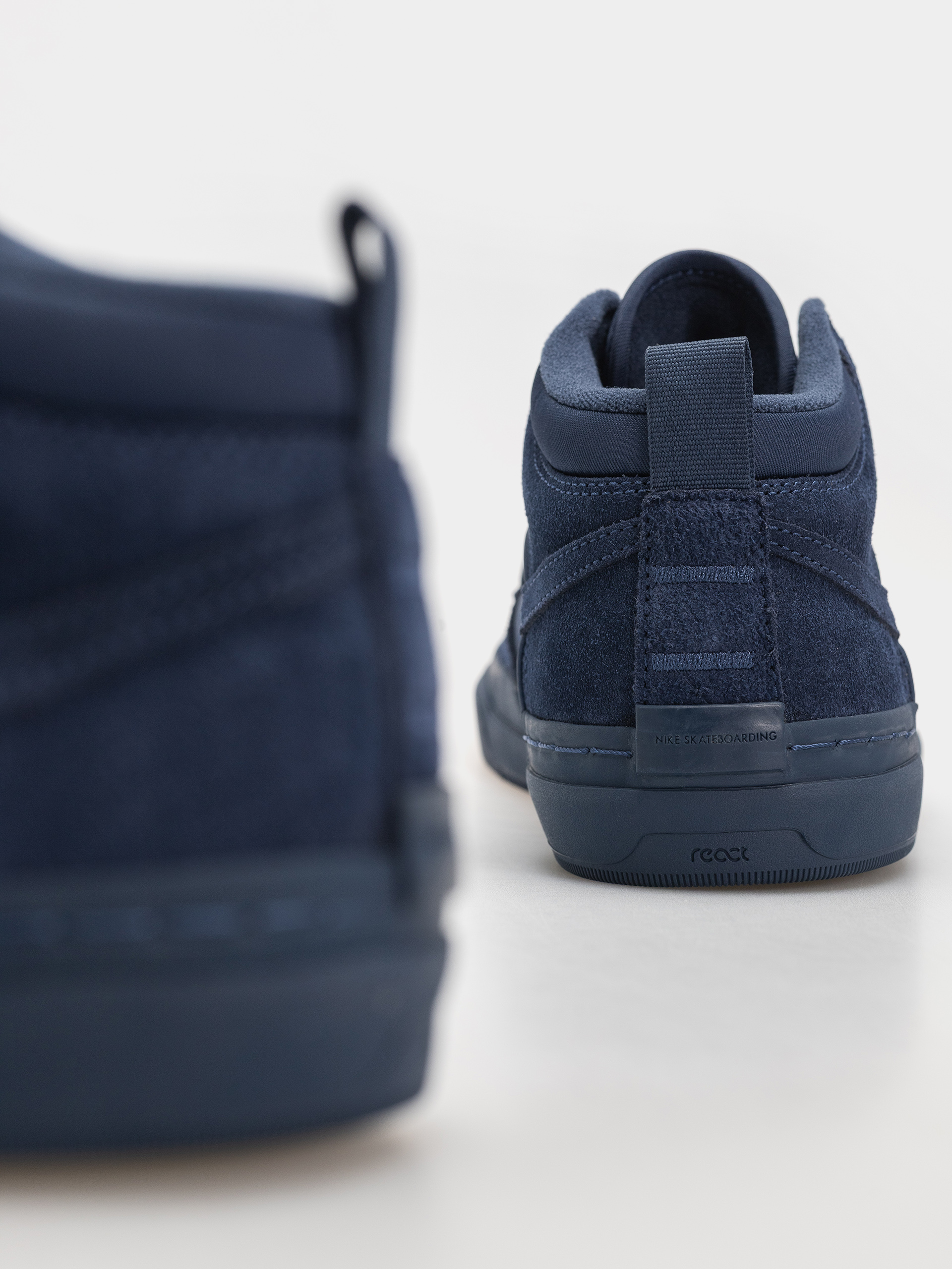 Boty Nike SB React Leo (navy/navy navy)