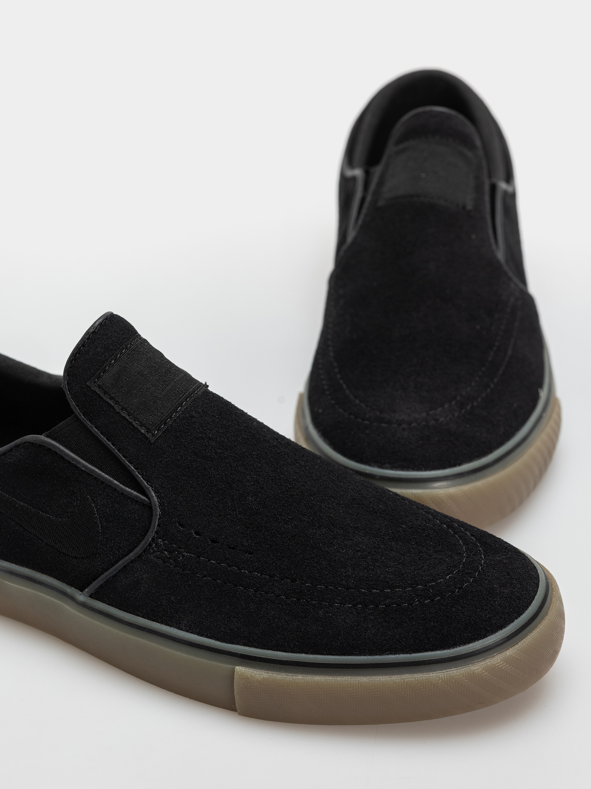 Boty Nike SB Janoski+ Slip (black/black black gum light brown)