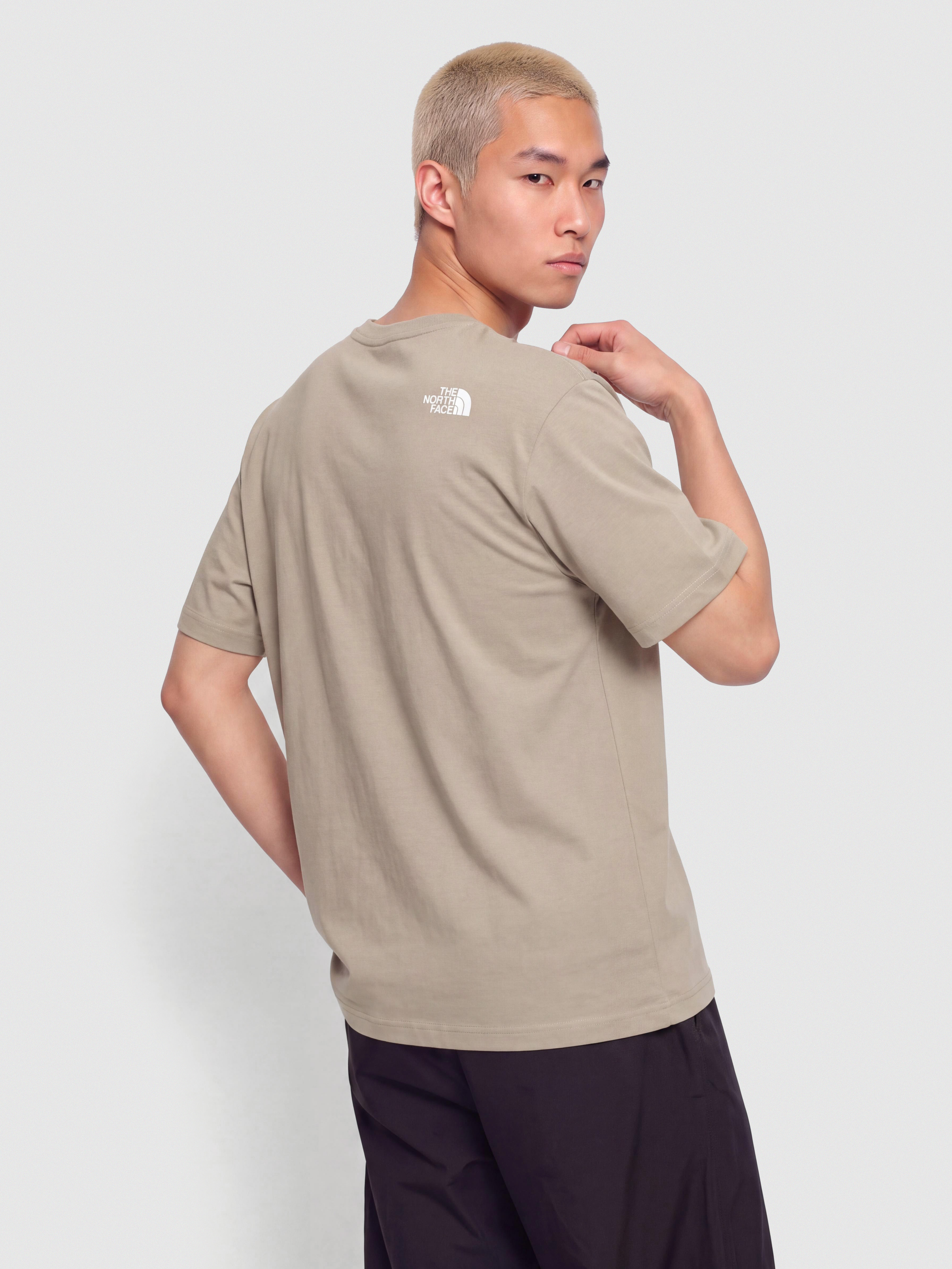Tričko The North Face Mountain Logo Relaxed
