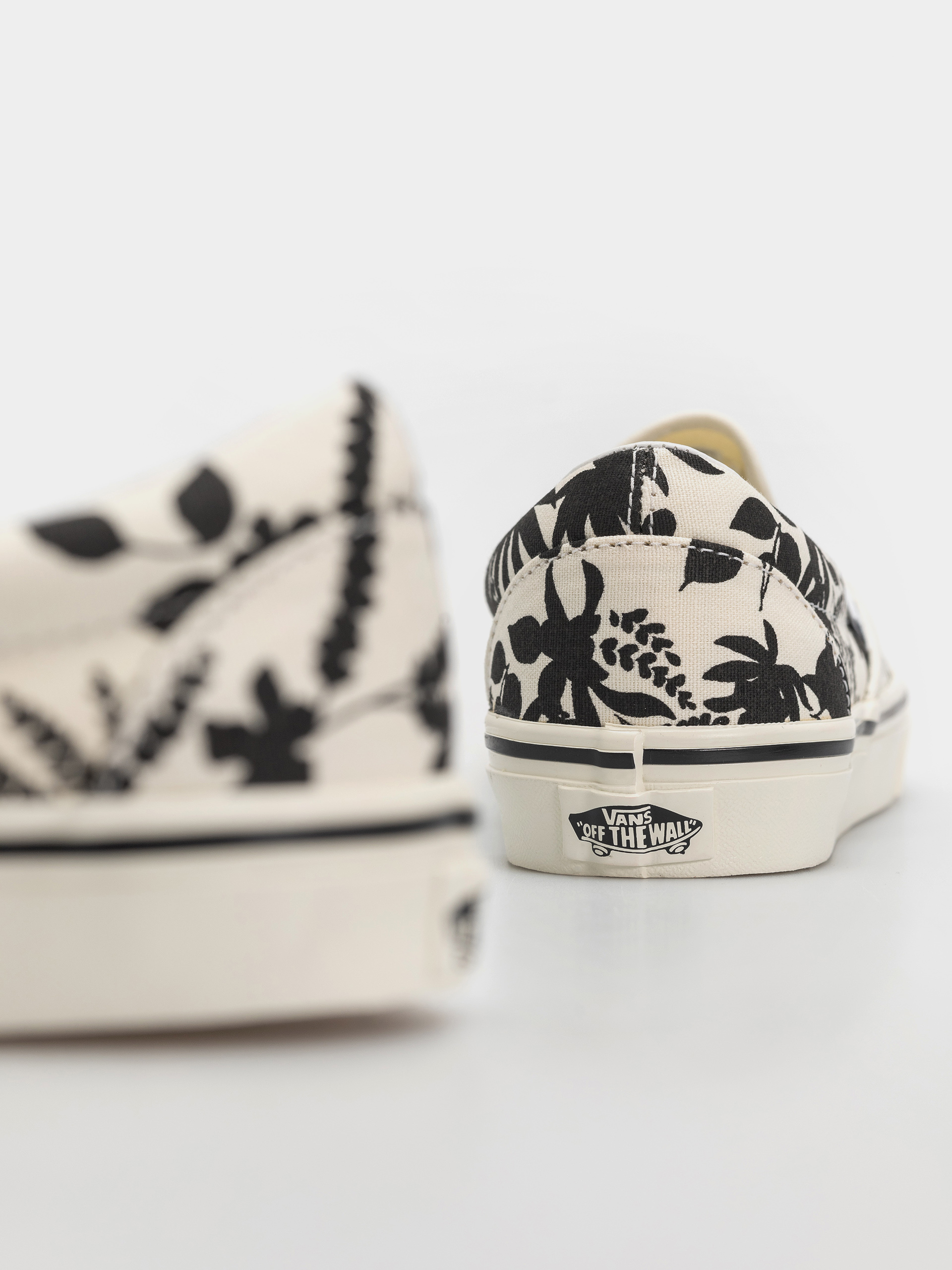 Boty Vans Classic Slip On (black)