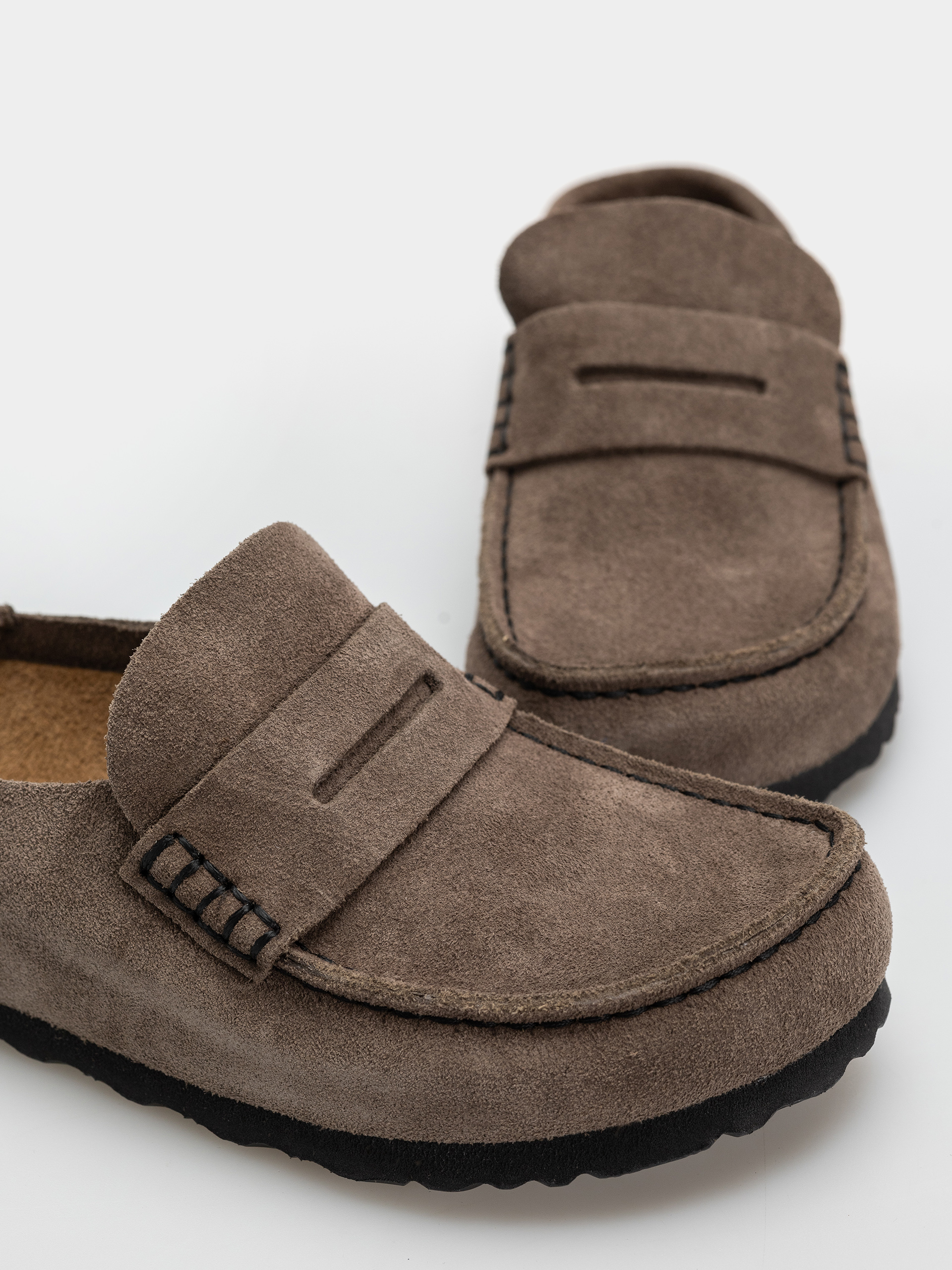 Plážovky Birkenstock Naples Wrapped Suede Leather Narrow (concrete gray)