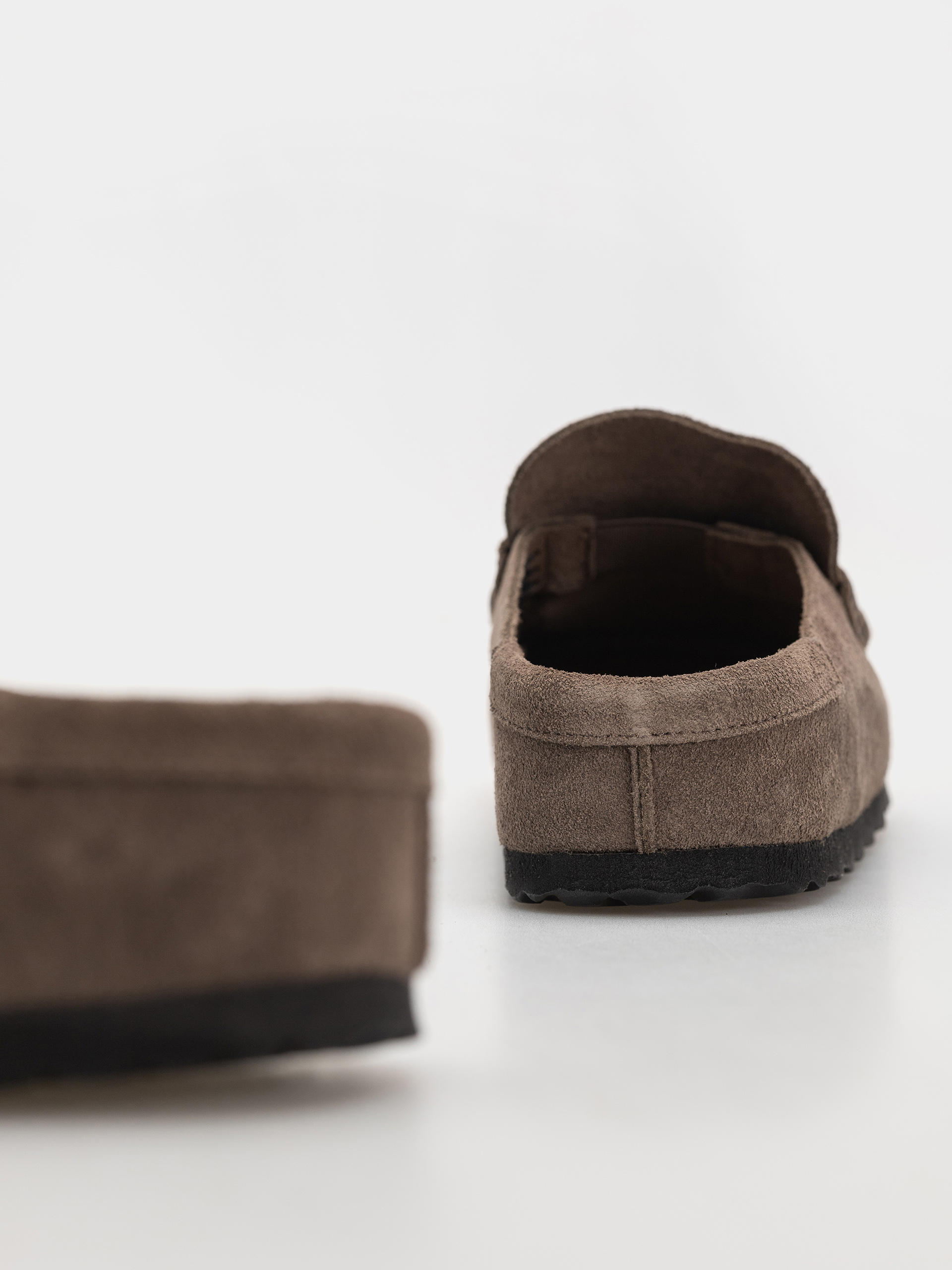 Plážovky Birkenstock Naples Wrapped Suede Leather Narrow (concrete gray)