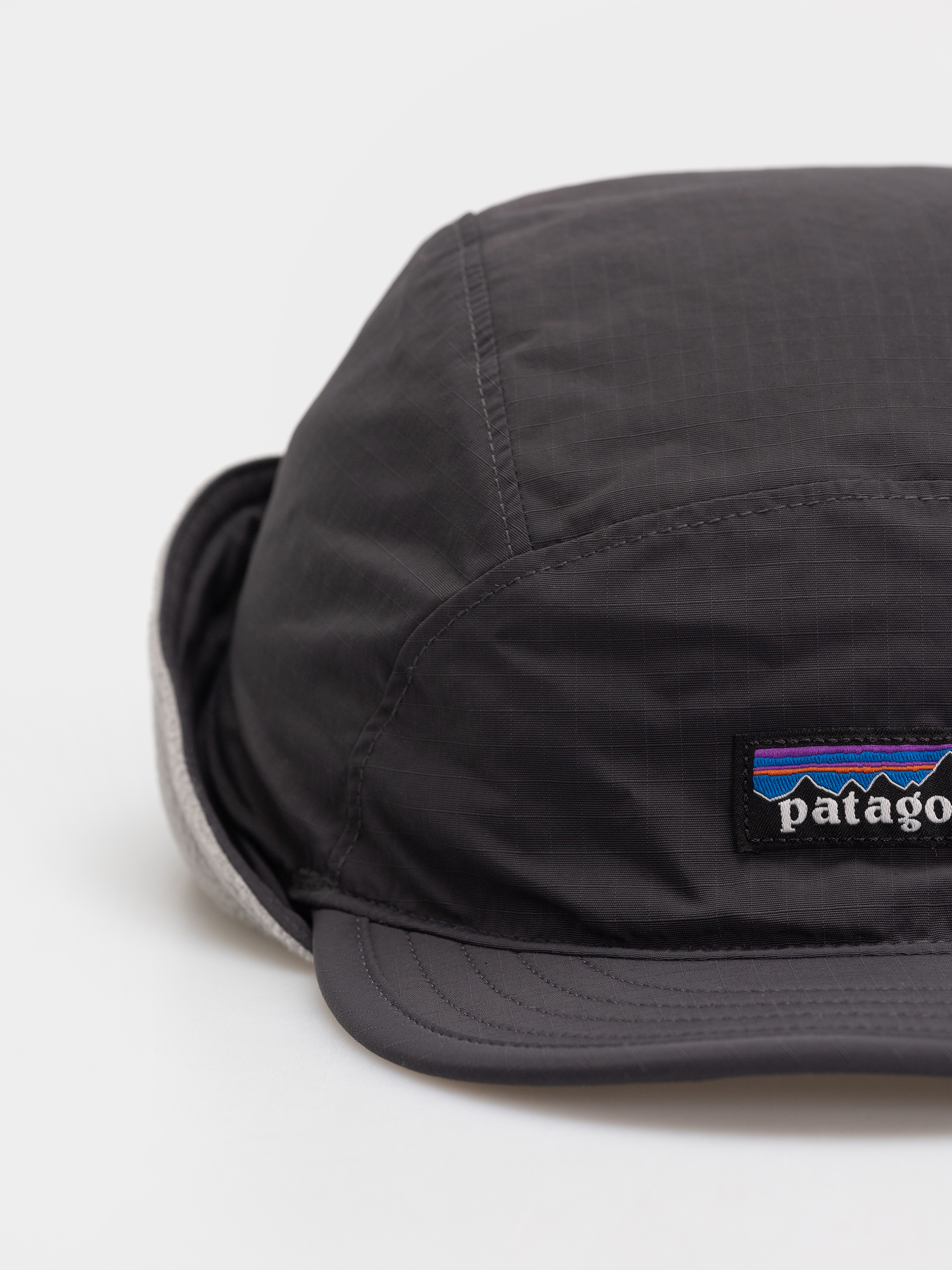 Kšiltovka  Patagonia Isthmus Earflap (ink black)