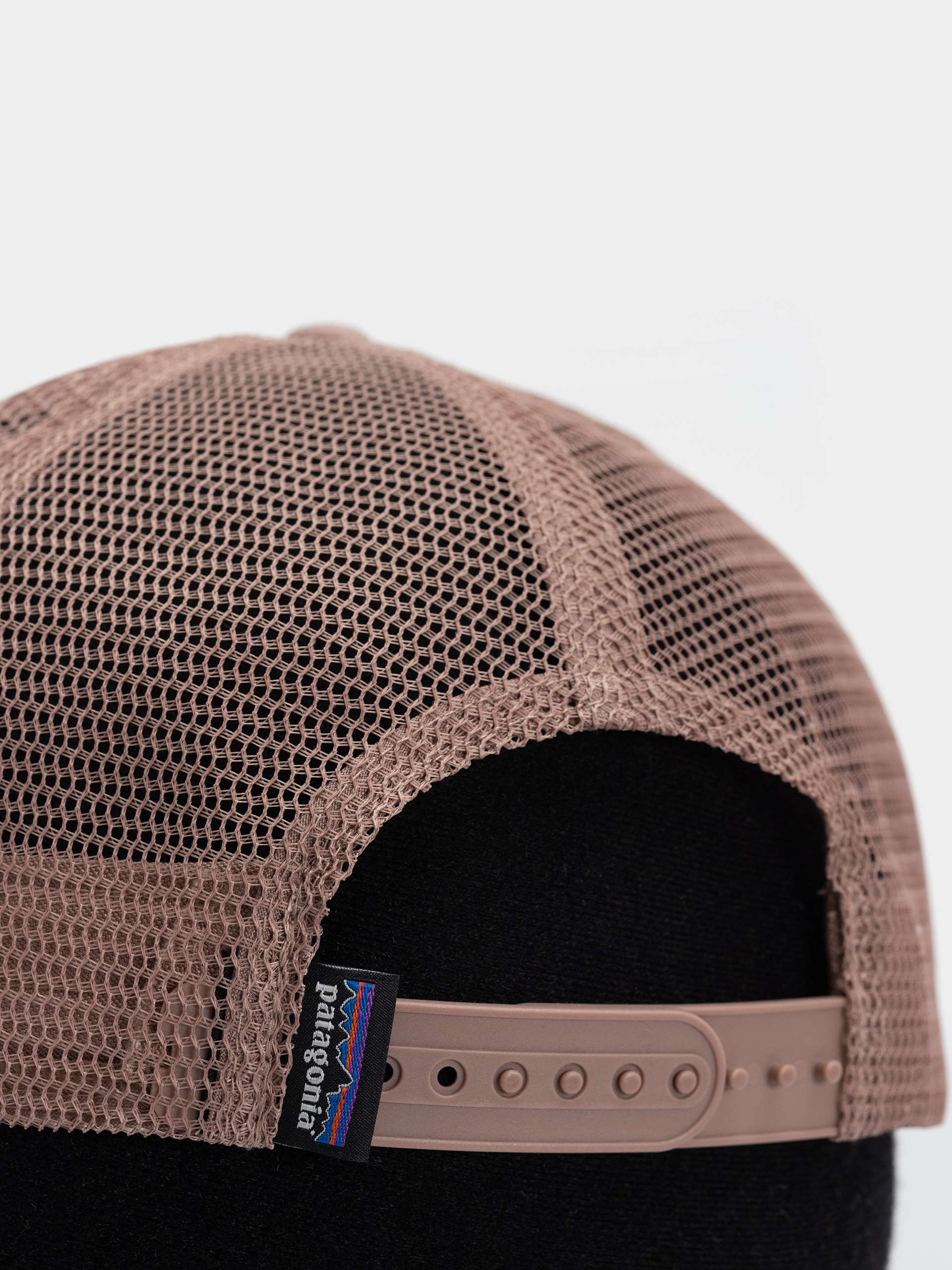 Kšiltovka  Patagonia P 6 Logo Trucker (birch white)