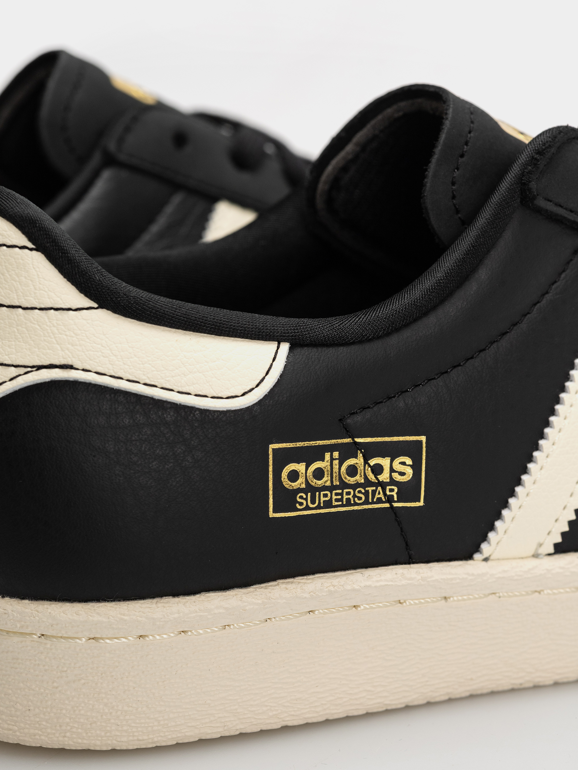 Boty adidas Superstar 80 Adv (cblack/crewht/goldmt)