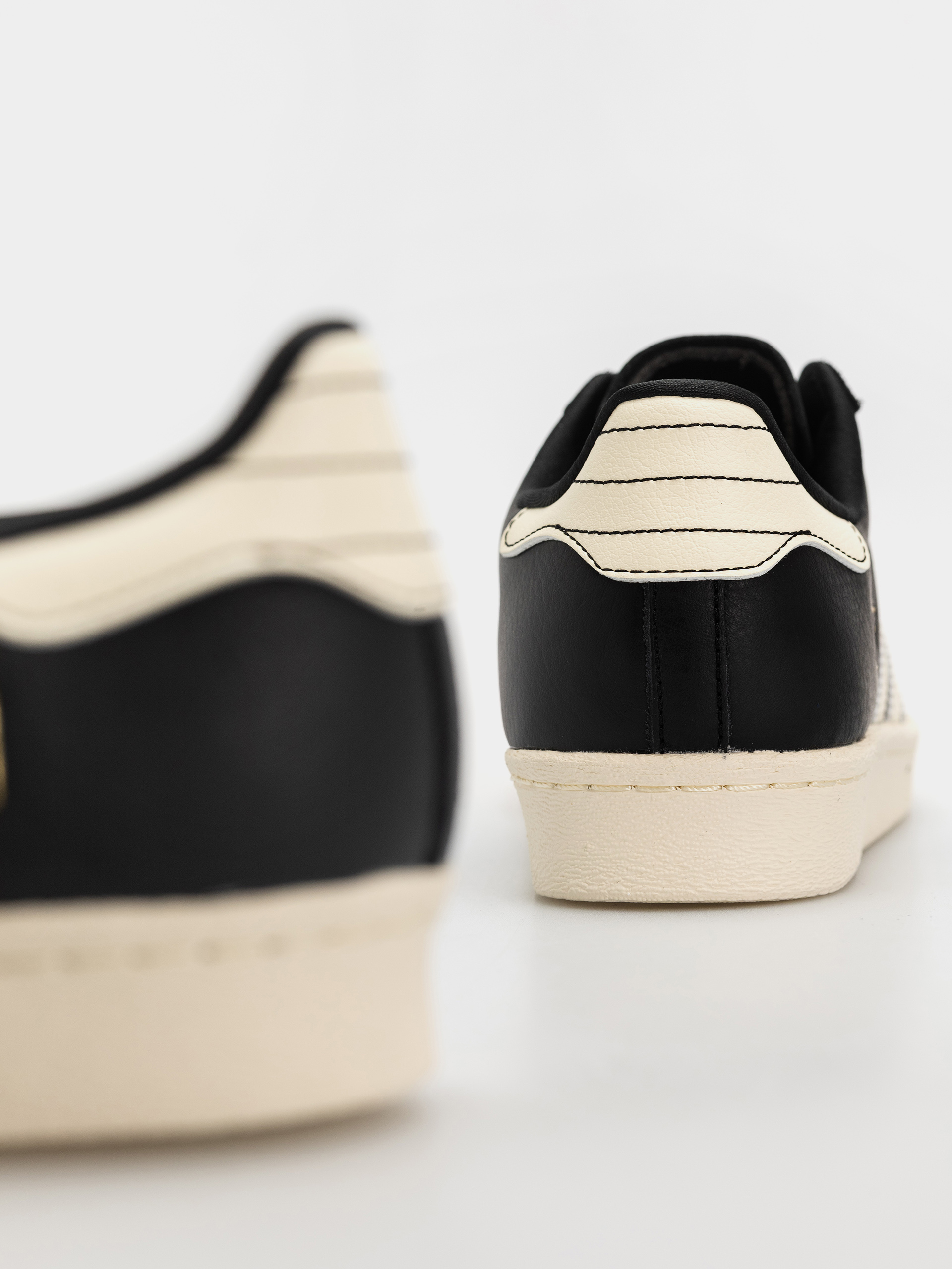 Boty adidas Superstar 80 Adv (cblack/crewht/goldmt)