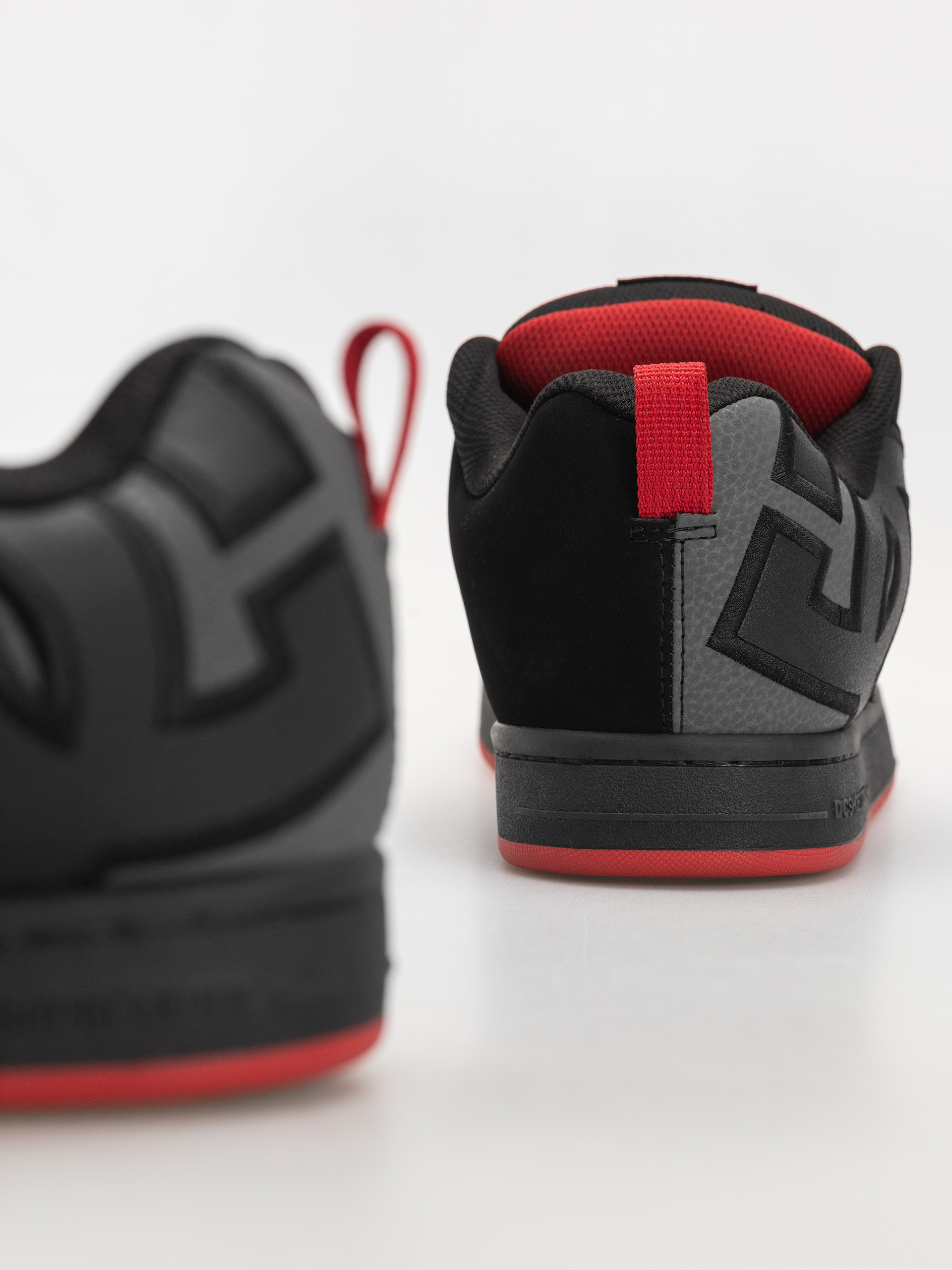 Boty DC Court Graffik (black/grey/red)