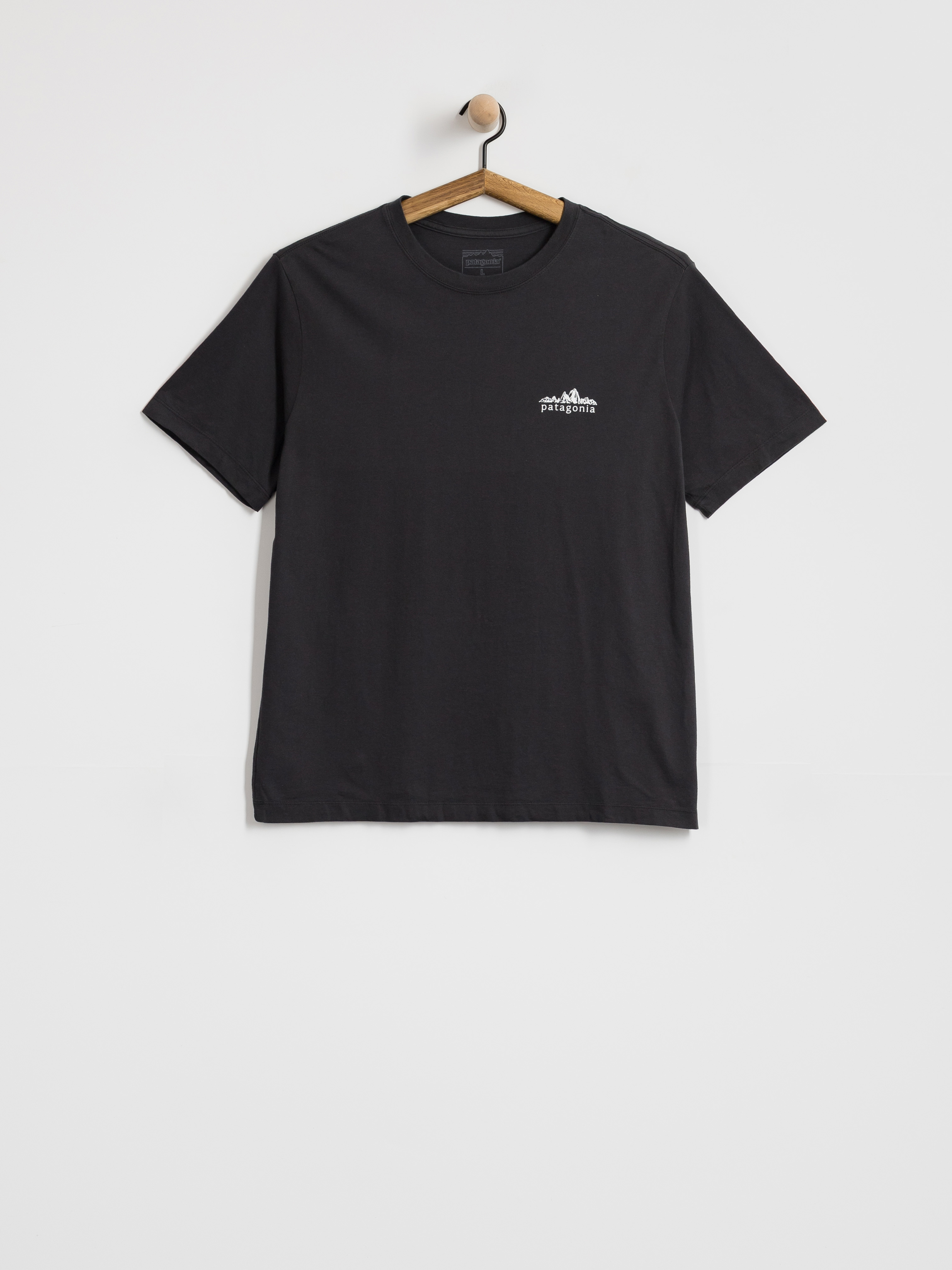 Tričko Patagonia Fitz Roy Foothills (ink black)