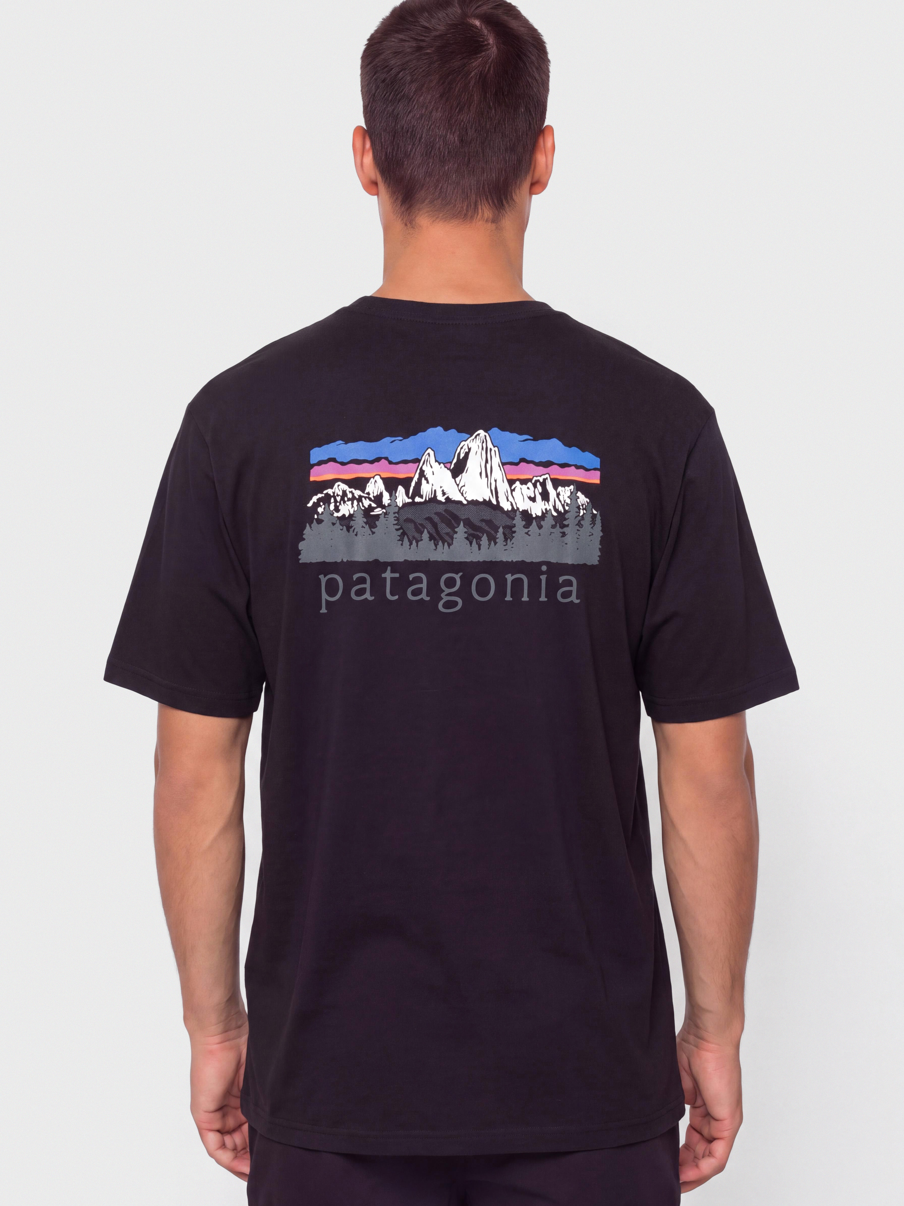 Tričko Patagonia Fitz Roy Foothills (ink black)