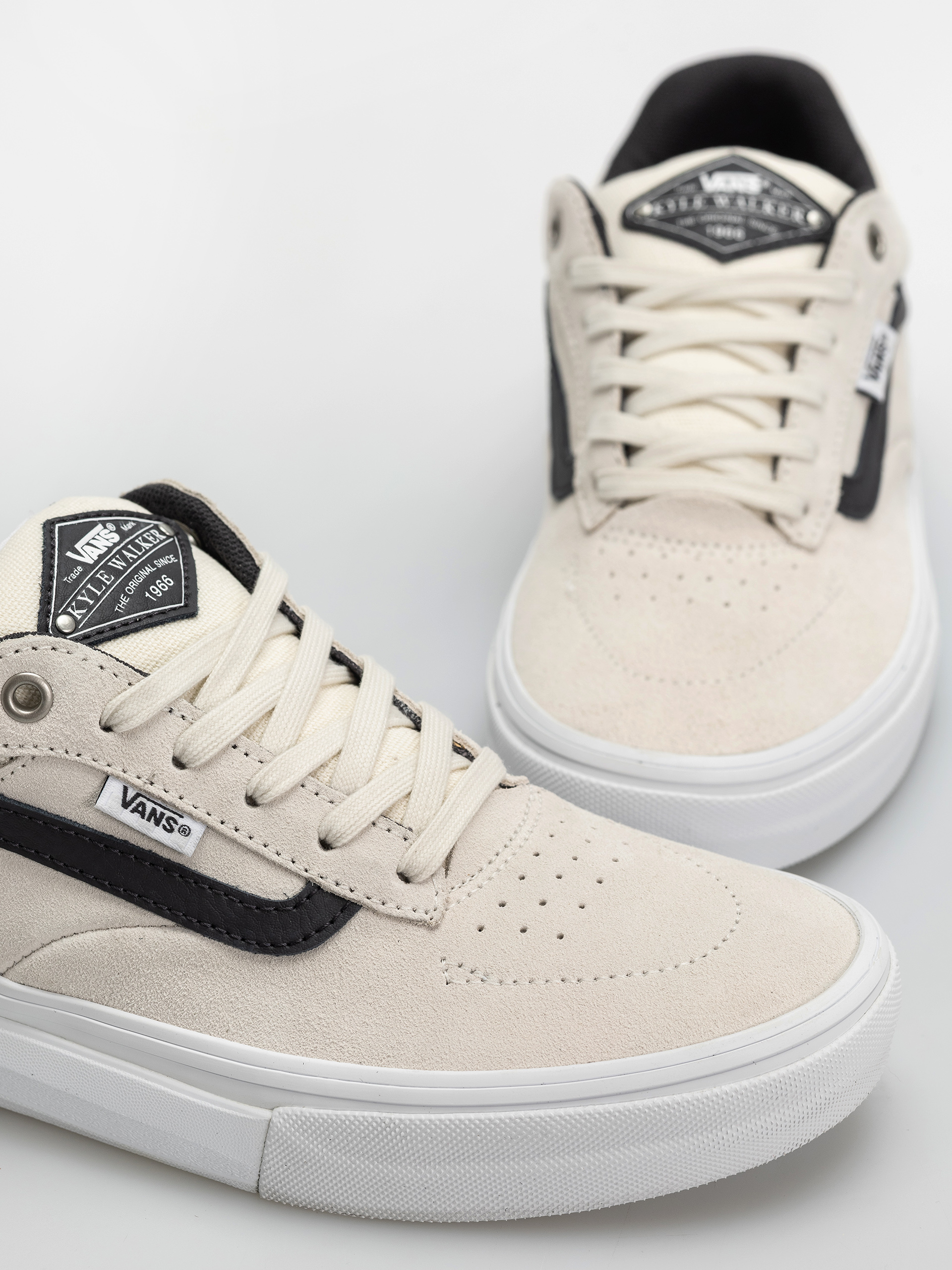 Boty Vans Skate Kyle Walker Wafflecup (white/gunmetal)