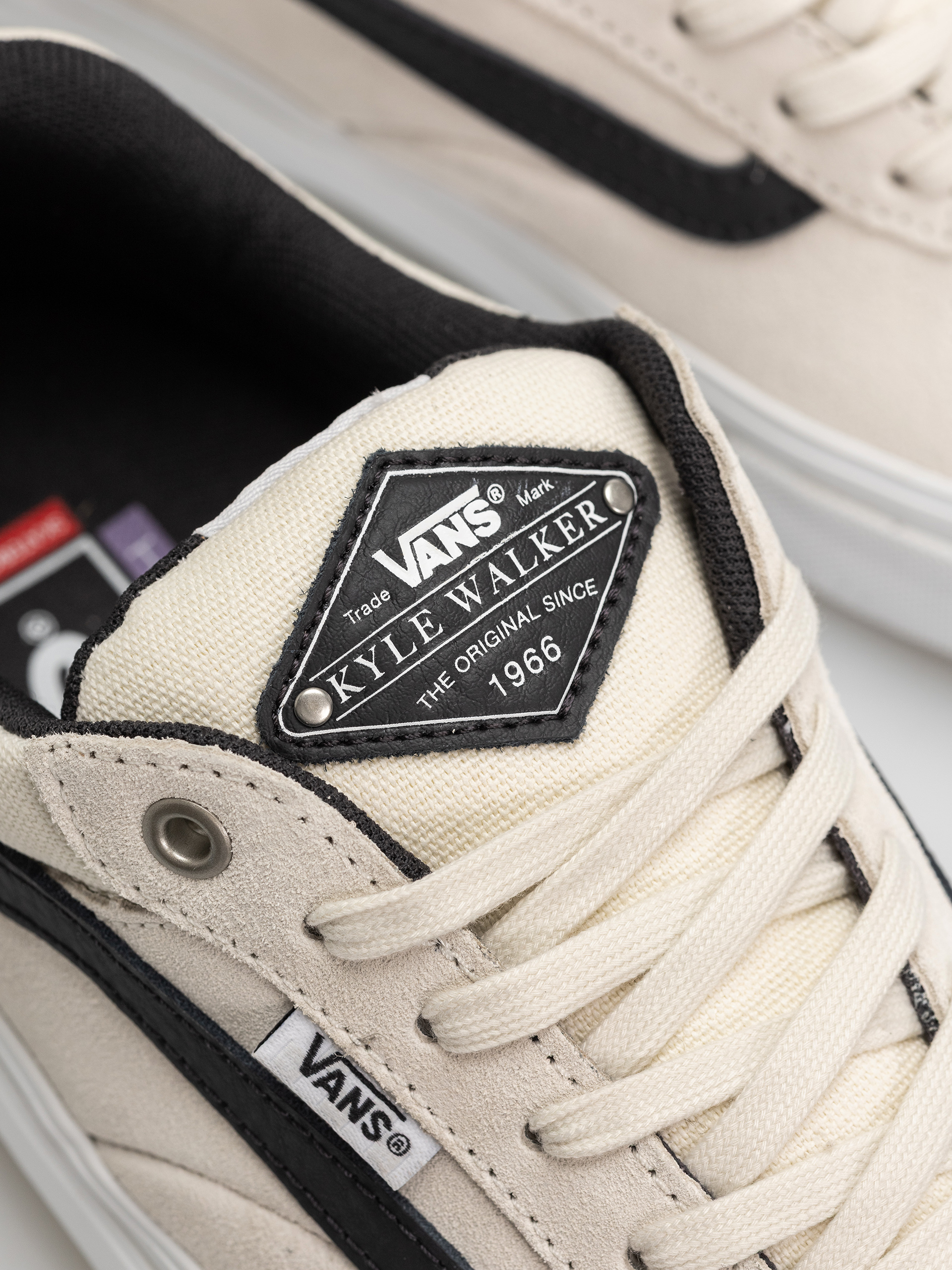 Boty Vans Skate Kyle Walker Wafflecup (white/gunmetal)