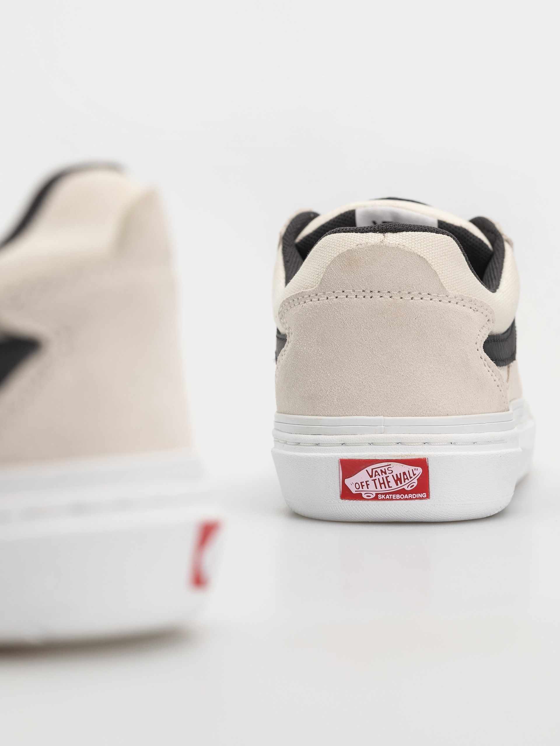 Boty Vans Skate Kyle Walker Wafflecup (white/gunmetal)