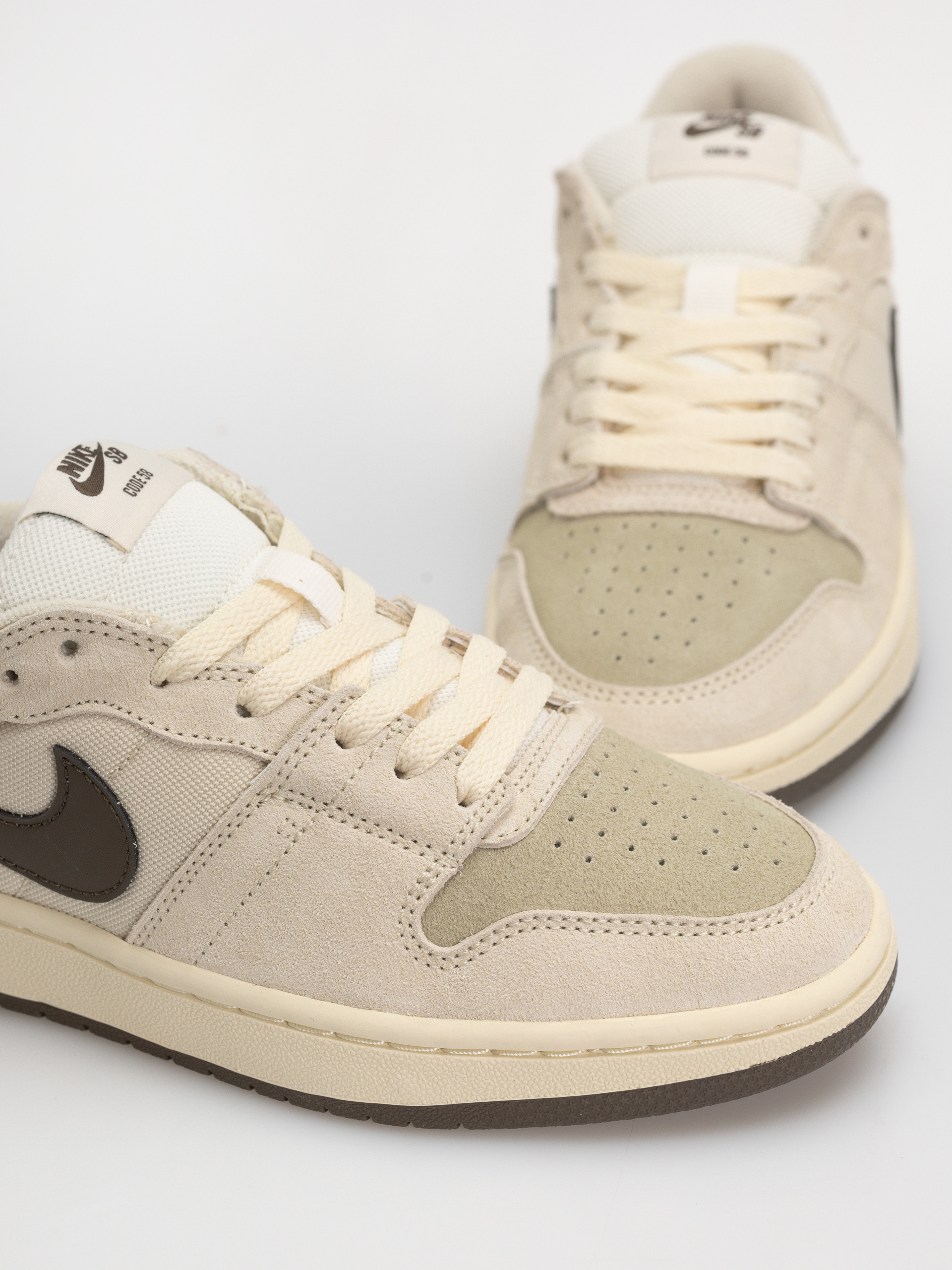 Boty Nike SB Code 58 (pale ivory/dark hazel lt khaki muslin)